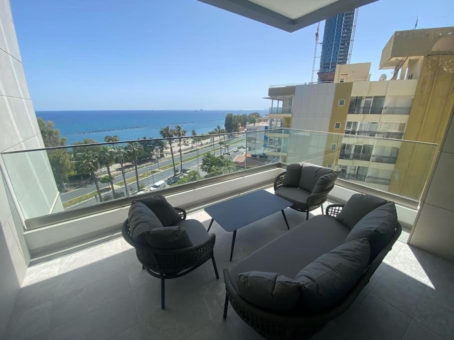 The Address -beachfront 2 Bedroom *