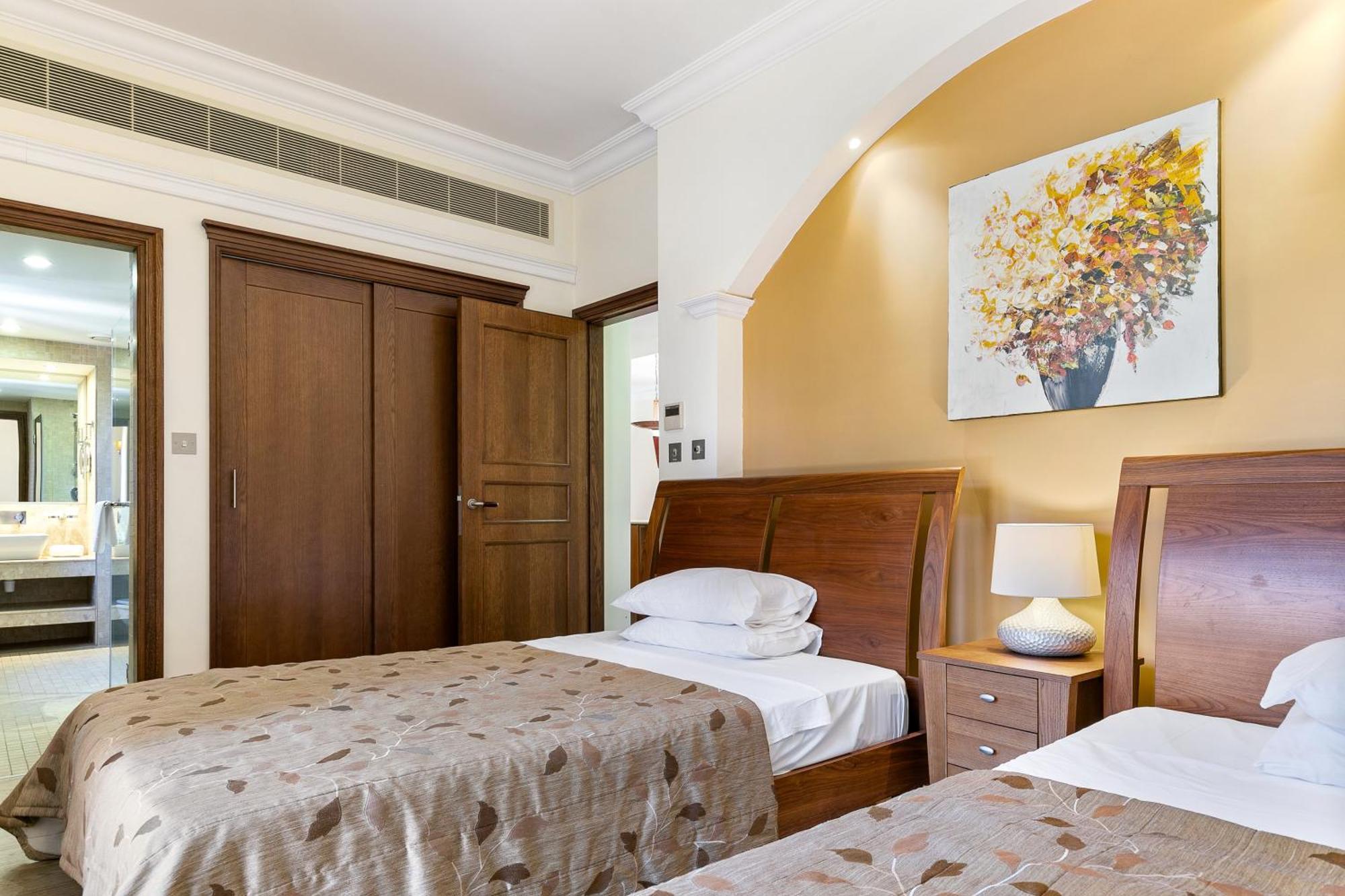 2 Bedroom Artemis With Two Communal Pools, Aphrodite Hills Apartment Kouklia