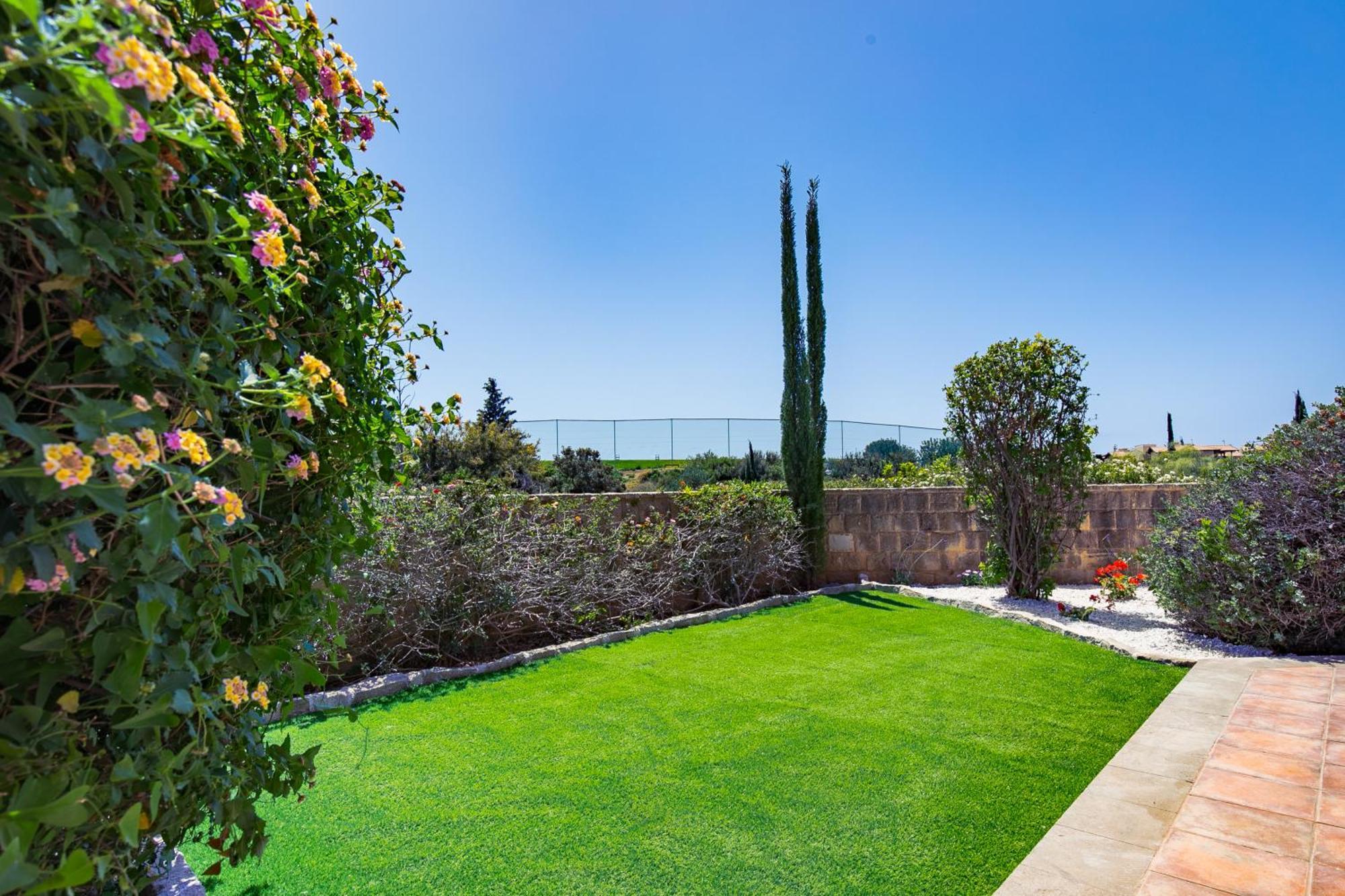 2 Bedroom Artemis With Two Communal Pools, Aphrodite Hills Kouklia
