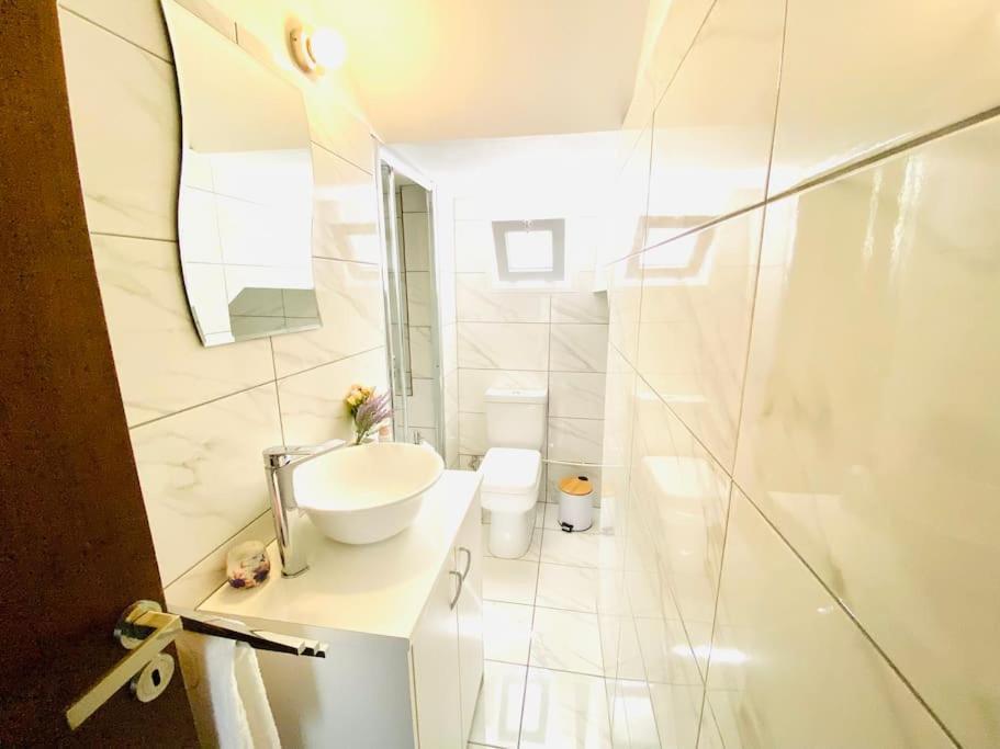 Exclusive Larnaca 2 Min 8 Sleeps Villa *