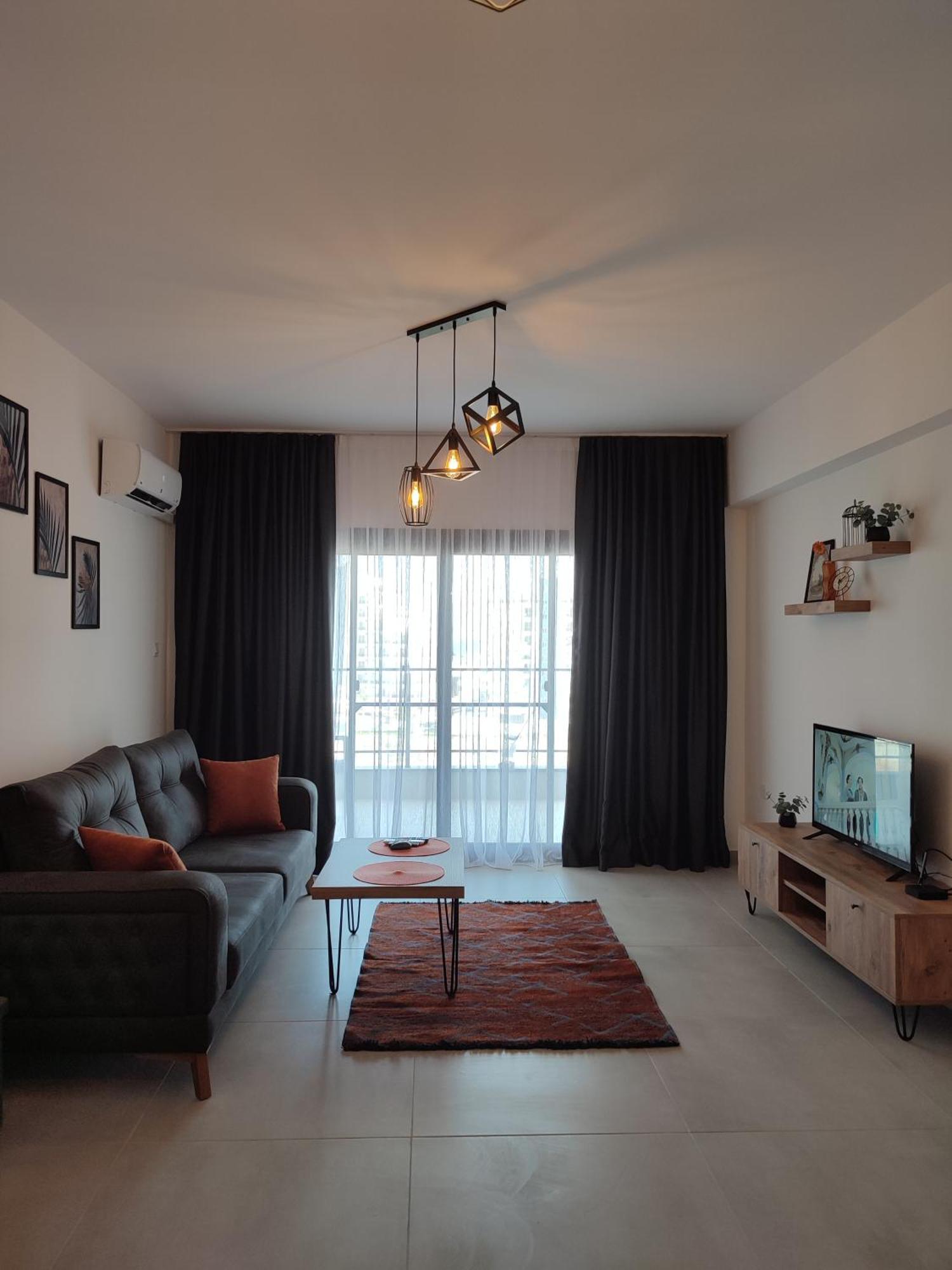 A Comfortable In Caesar & Apartment