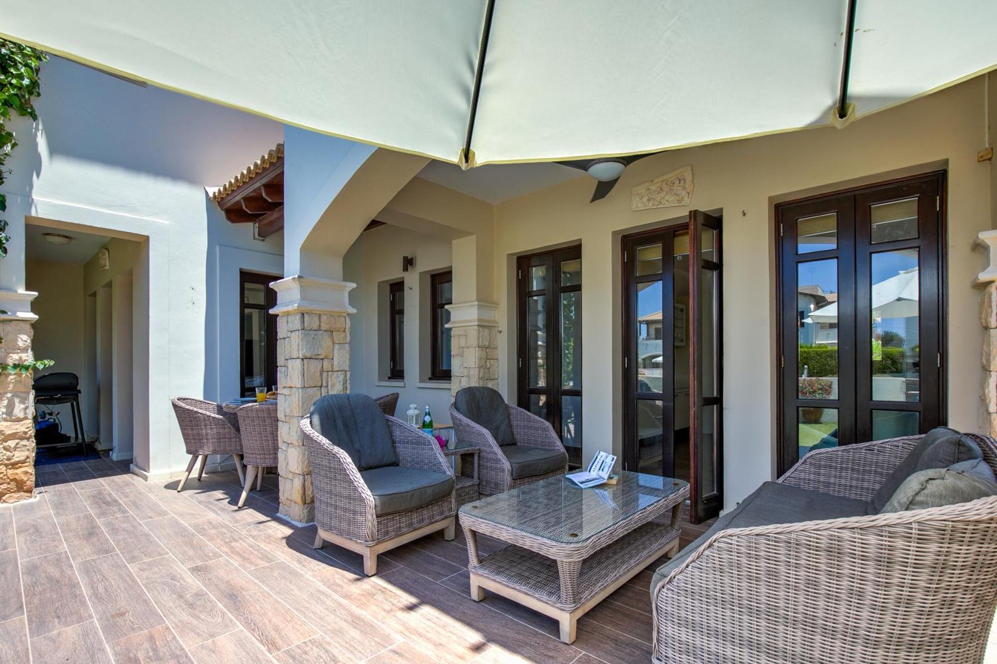 Villa Junior Zeus, Hot Tub And Communal Pool, Aphrodite Hills Kouklia