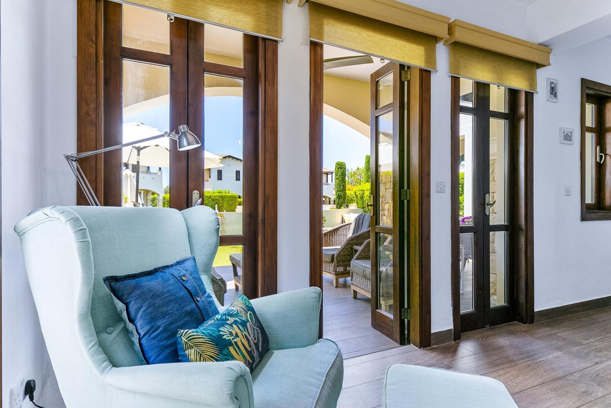 Villa Junior Zeus, Hot Tub And Communal Pool, Aphrodite Hills