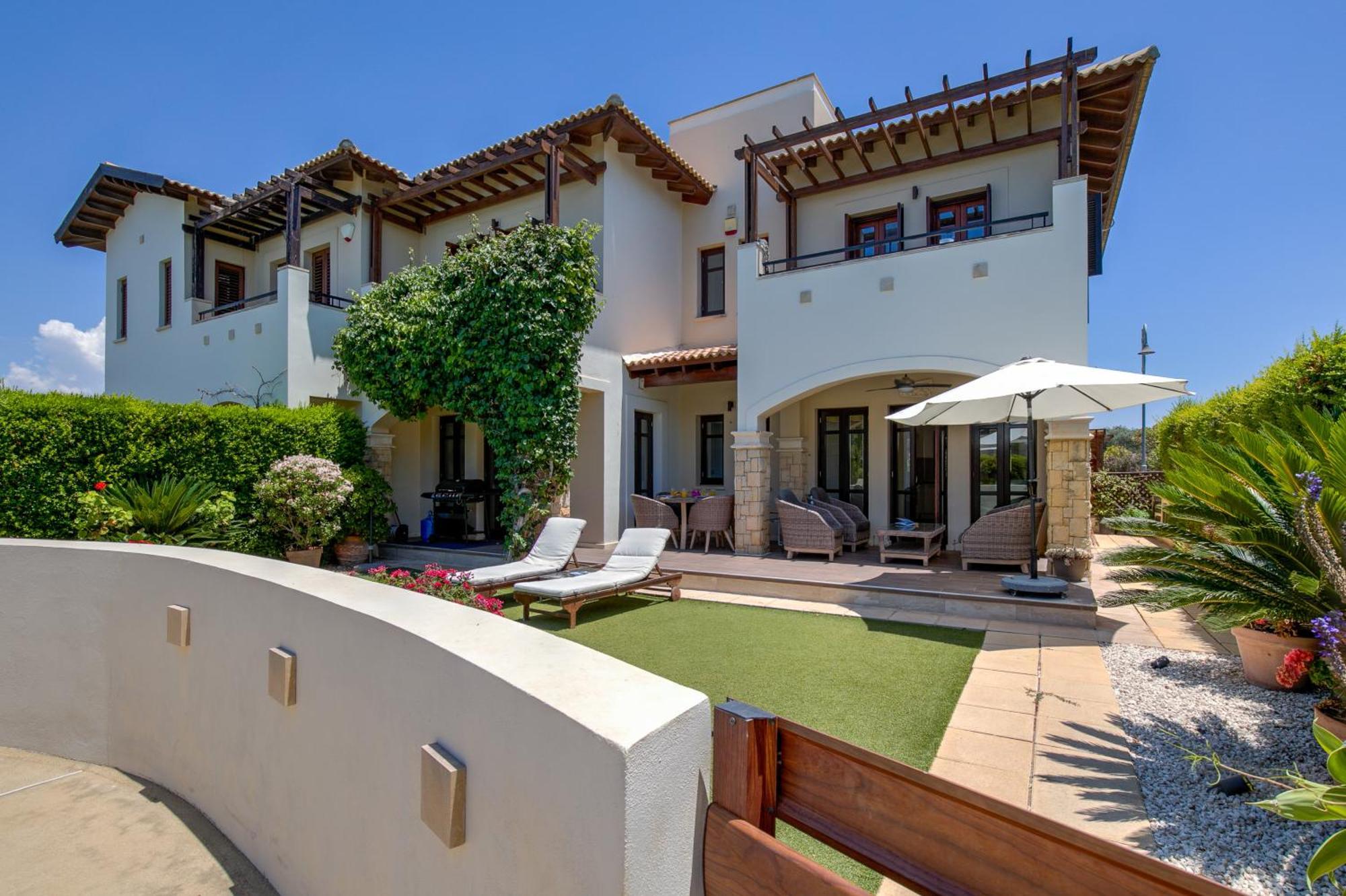 Junior Zeus, Hot Tub And Communal Pool, Aphrodite Hills Kouklia