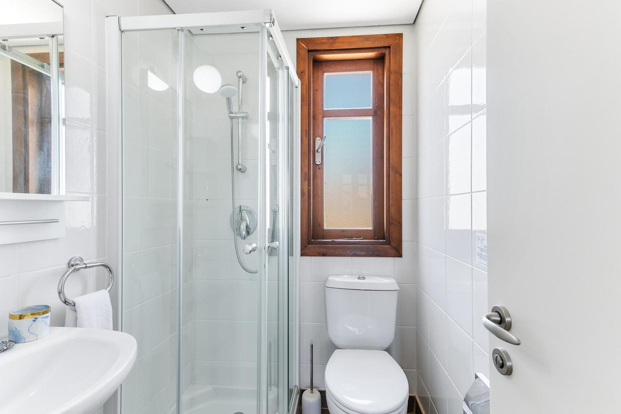 Junior Zeus, Hot Tub And Communal Pool, Aphrodite Hills Villa Kouklia
