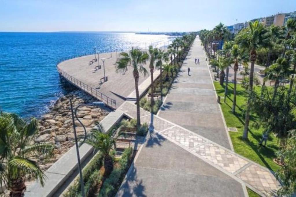 Luxury One Bedroom - Seafront Apartment Limassol