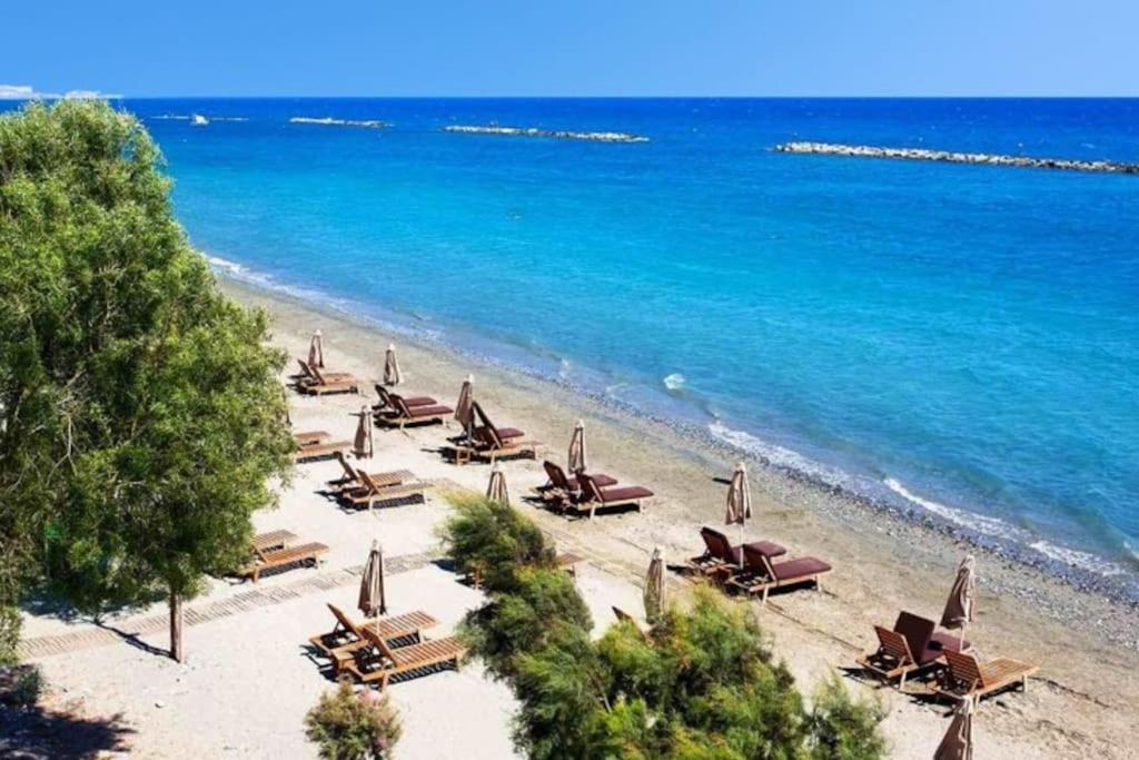 Luxury One Bedroom - Seafront *