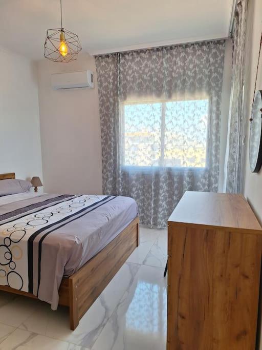 Luxury One Bedroom - Seafront Apartment