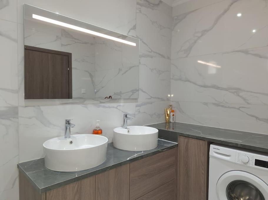 Apartment Luxury One Bedroom - Seafront *