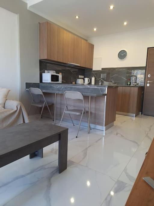 Apartment Luxury One Bedroom - Seafront