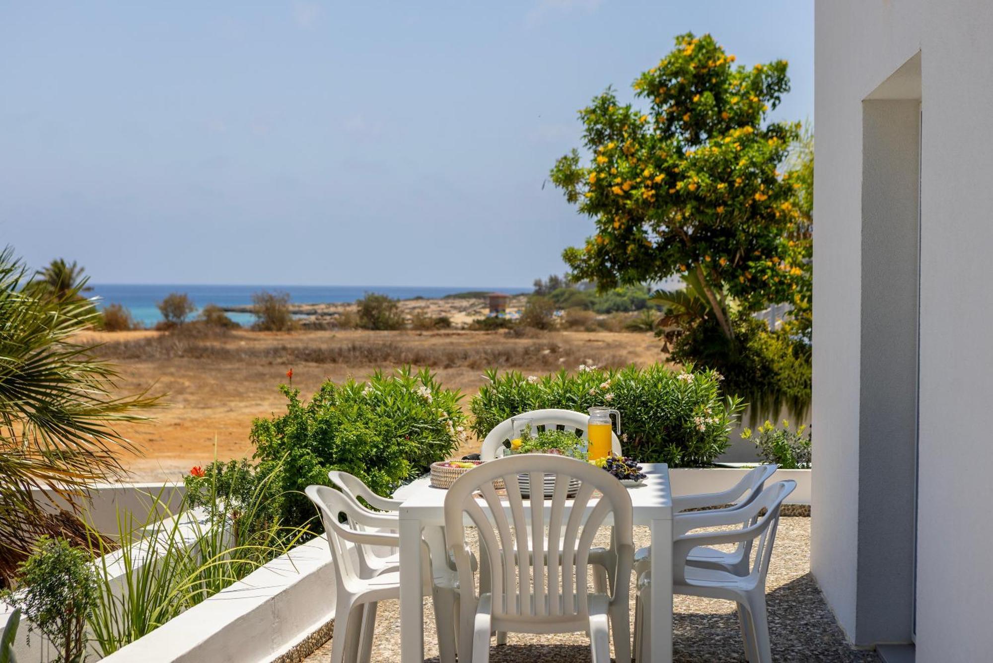 Pousada Nisia Seaside *