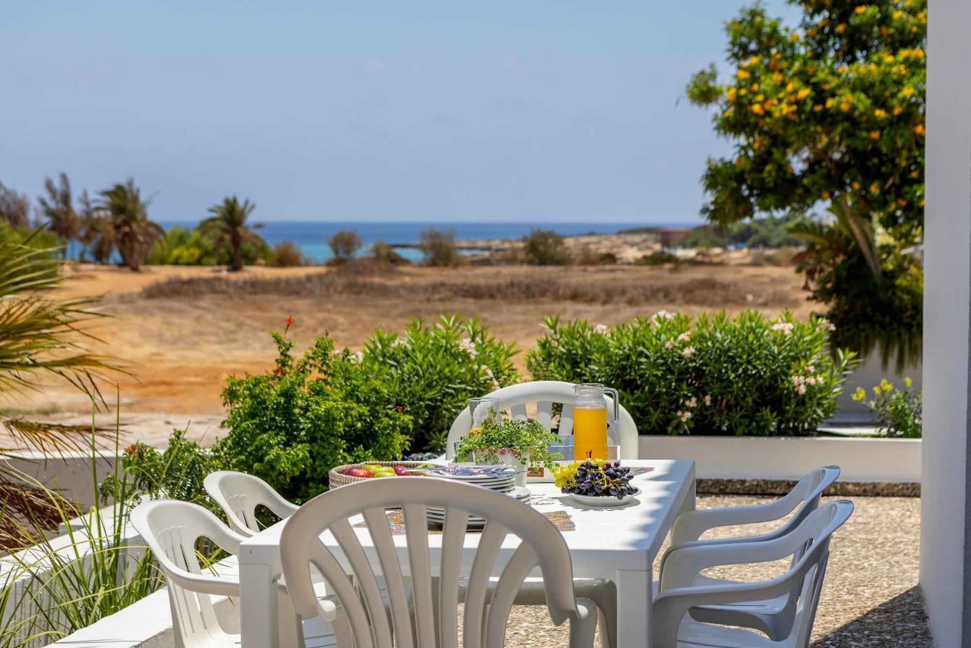 Nisia Seaside *