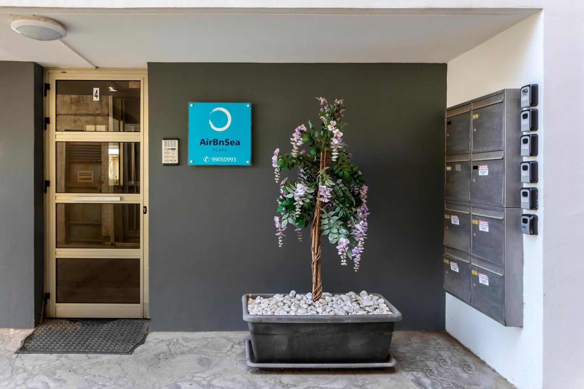 Airbnsea Centre Side Sea View Apartment *