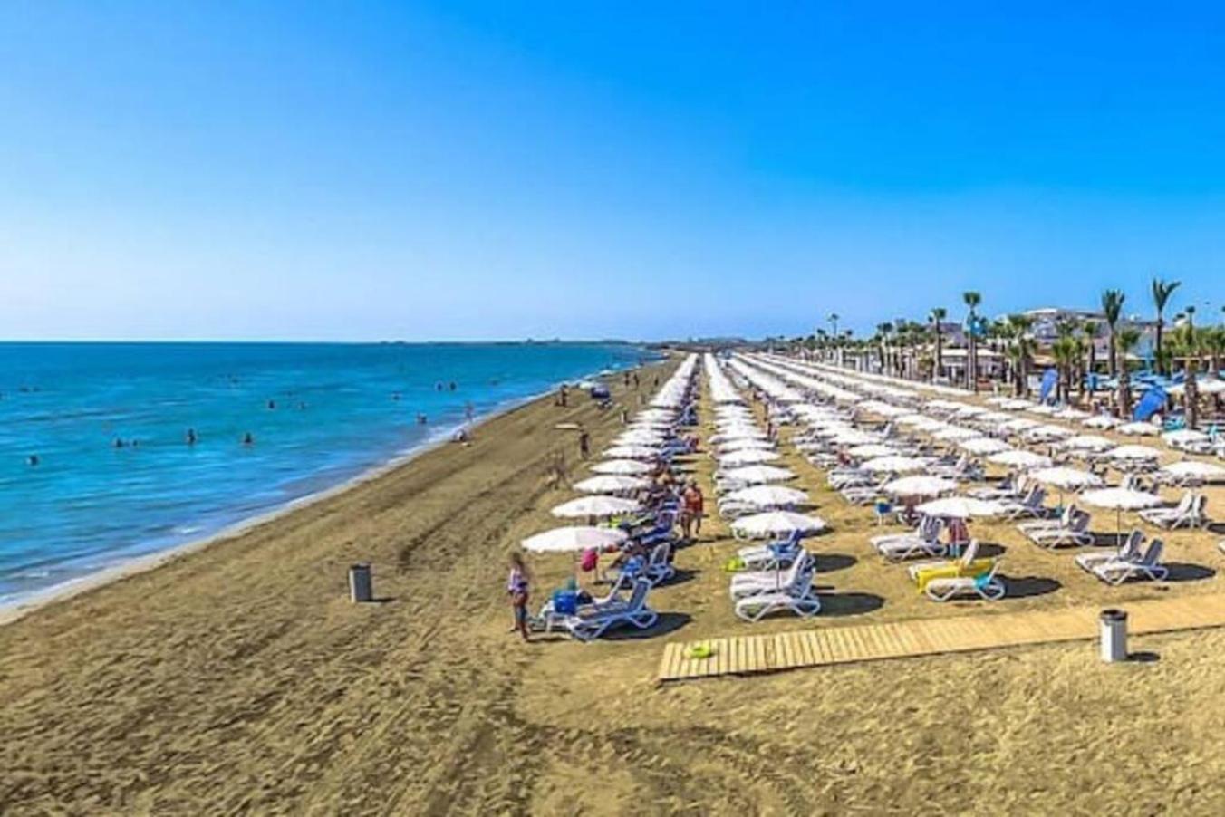 Airbnsea Centre Side Sea View Larnaca