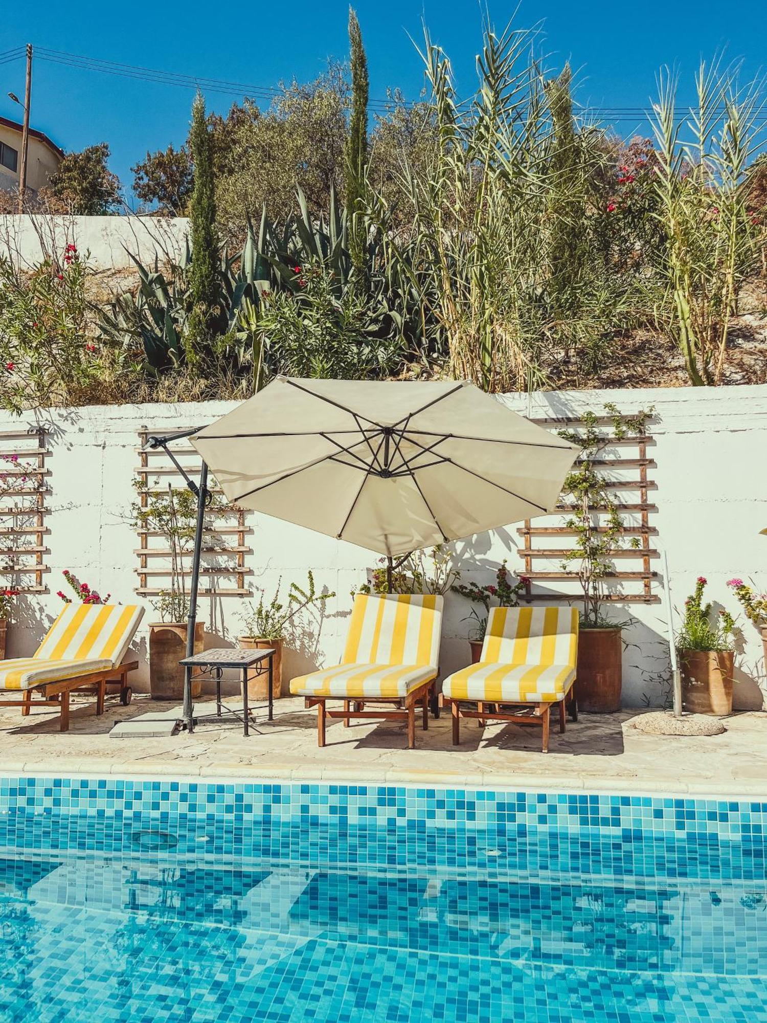 Square - With Pool 3 Minutes Walk Country house Kalavasos