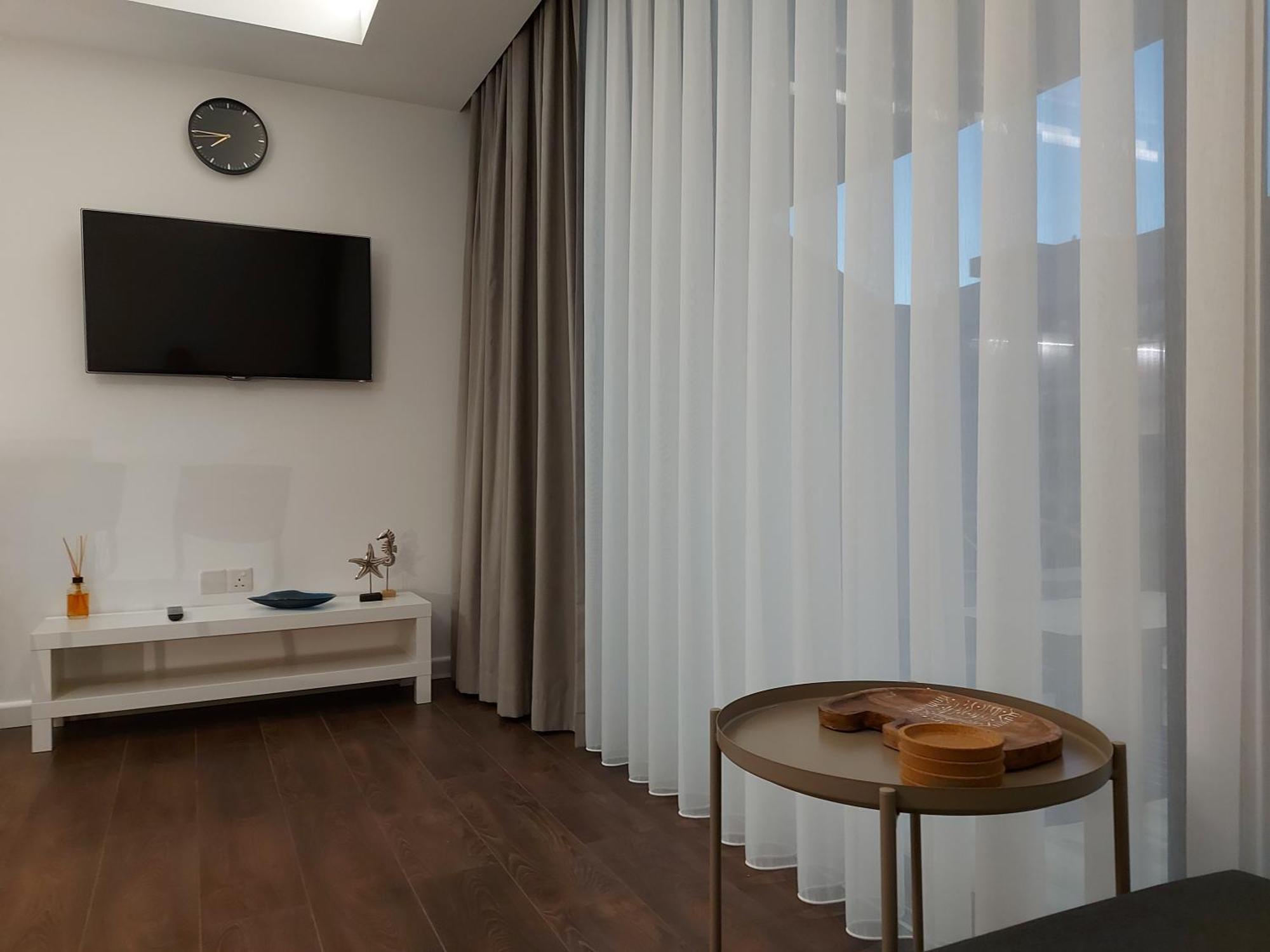 Grand Sapphire A Block Apartment *