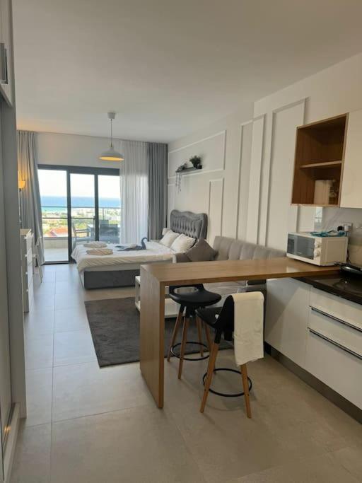 Apartment Schoenes Mit Meerblick Auf Nordzypern, In Caesar Blue Isabella 70 Rizokarpaso