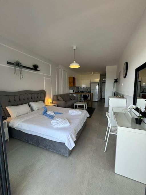 Schoenes Mit Meerblick Auf Nordzypern, In Caesar Blue Isabella 70 Apartment