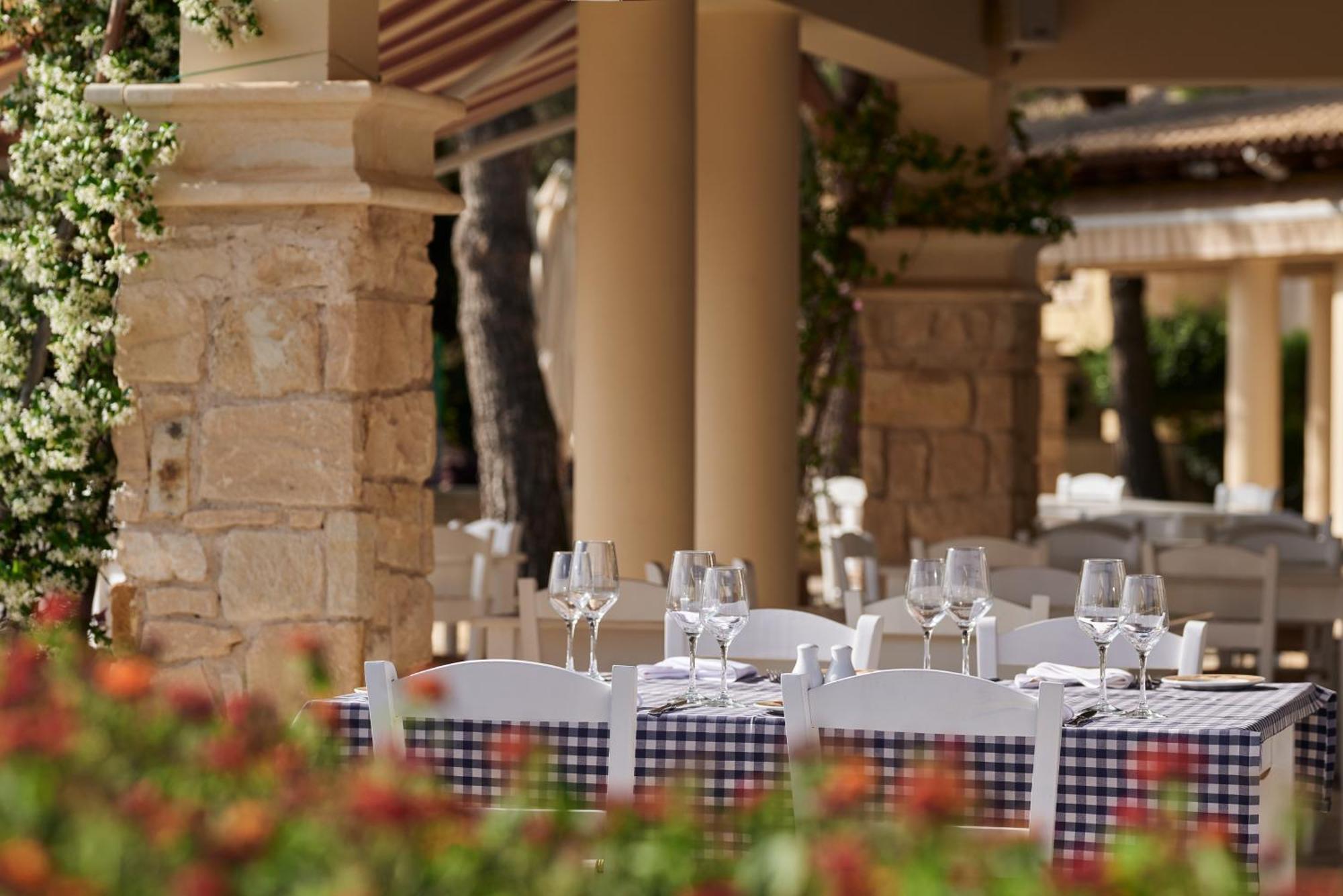 Resort Aphrodite Hills - Junior 5*
