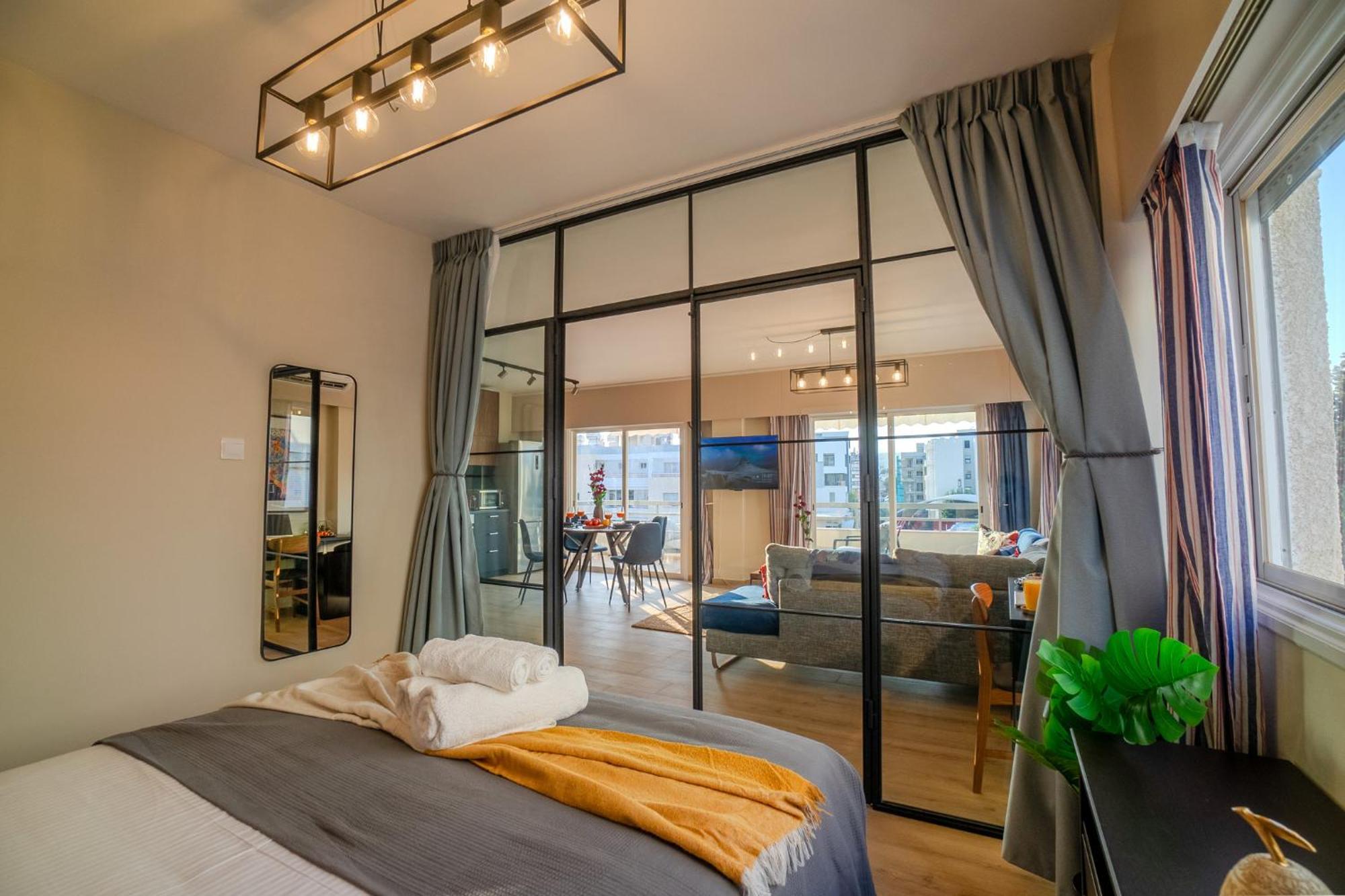 Perfect For Families, 3 Min Away, Brand New *