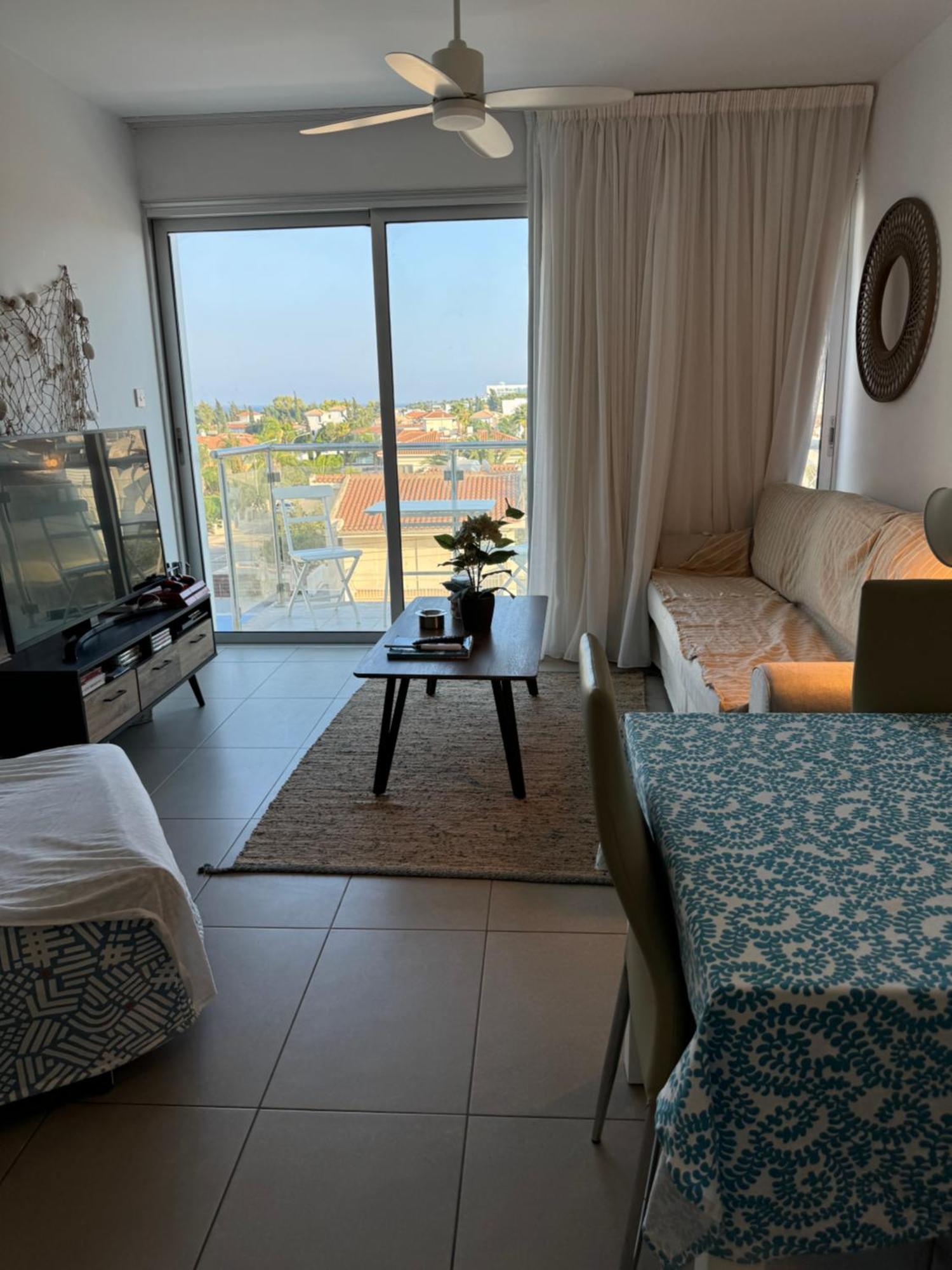 One-bedroom Apartment, 30m From The *
