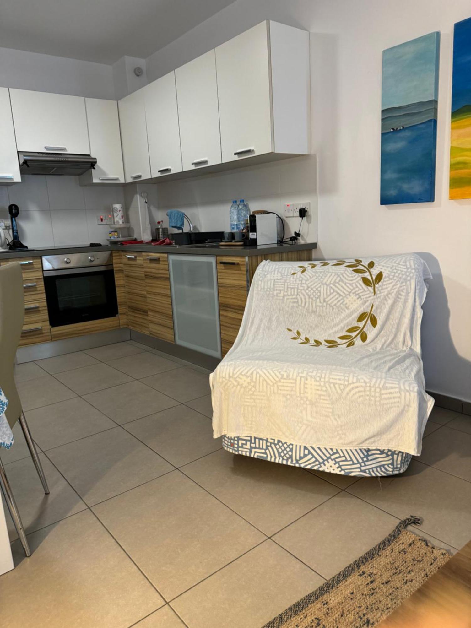 One-bedroom Apartment, 30m From The