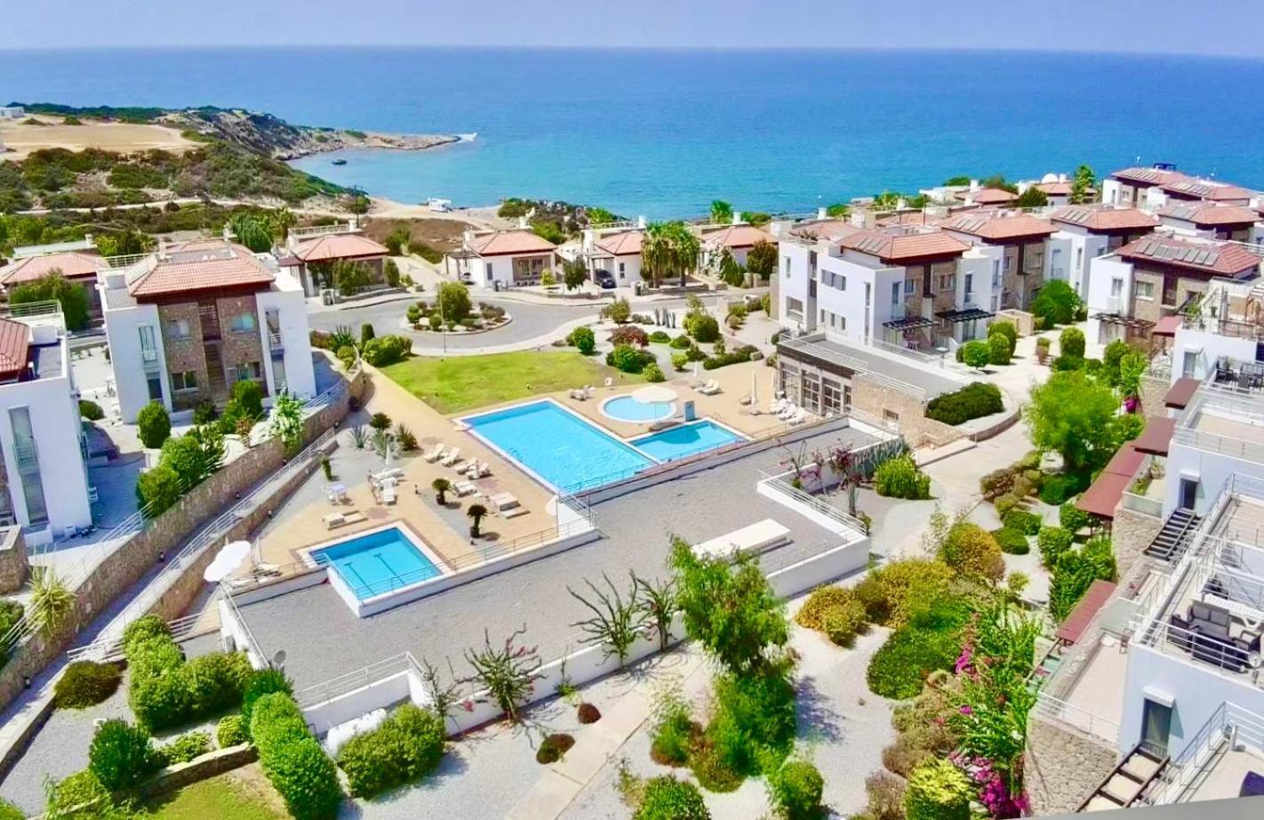 Boho Bay * Akanthou