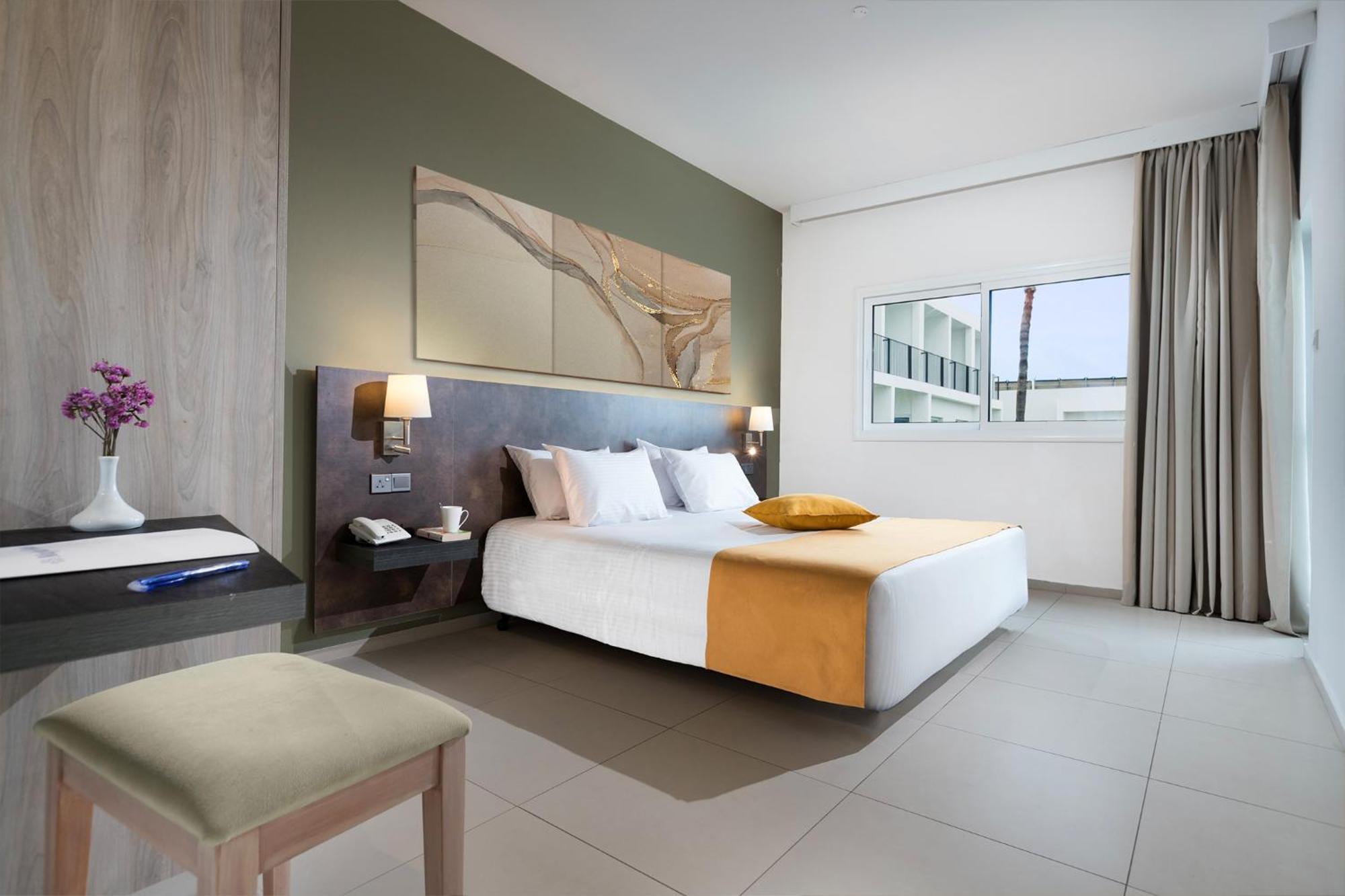 Smartline 4* Paphos