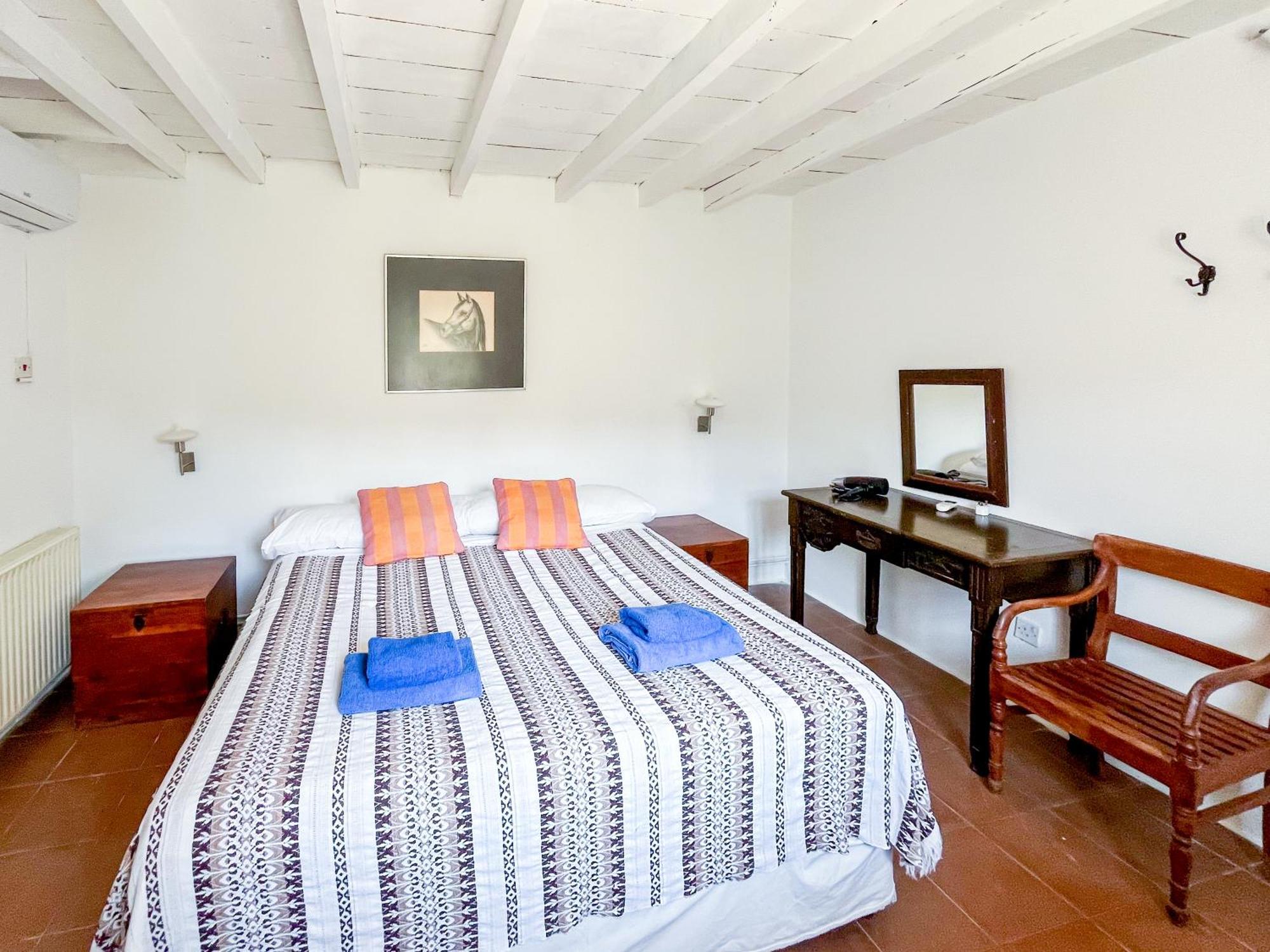 Cyprus Villages & Restaurant - Location - - With Access To Pool And Stunning Views Tochni