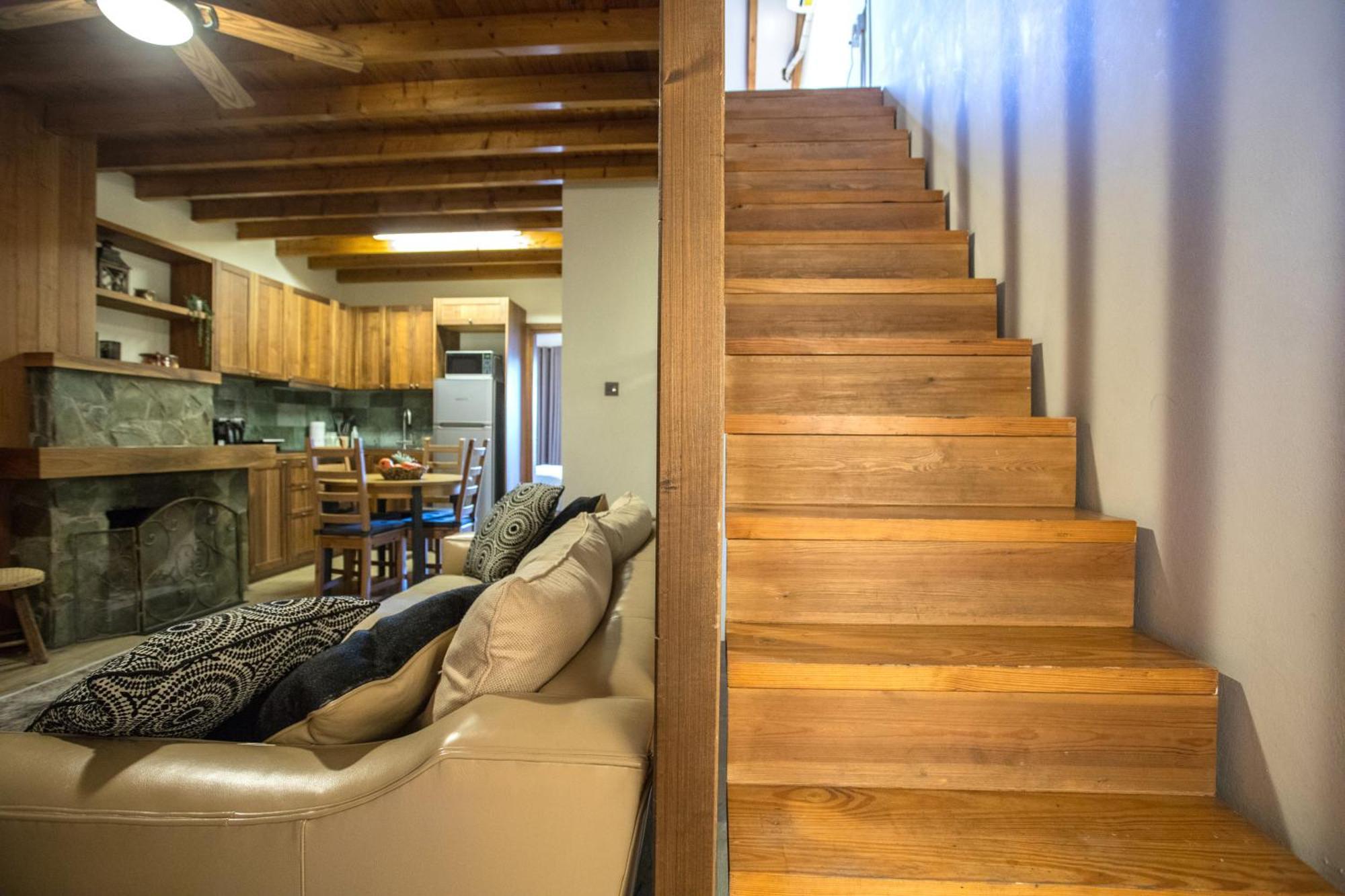 Cozy Mountain In Apartment Platres