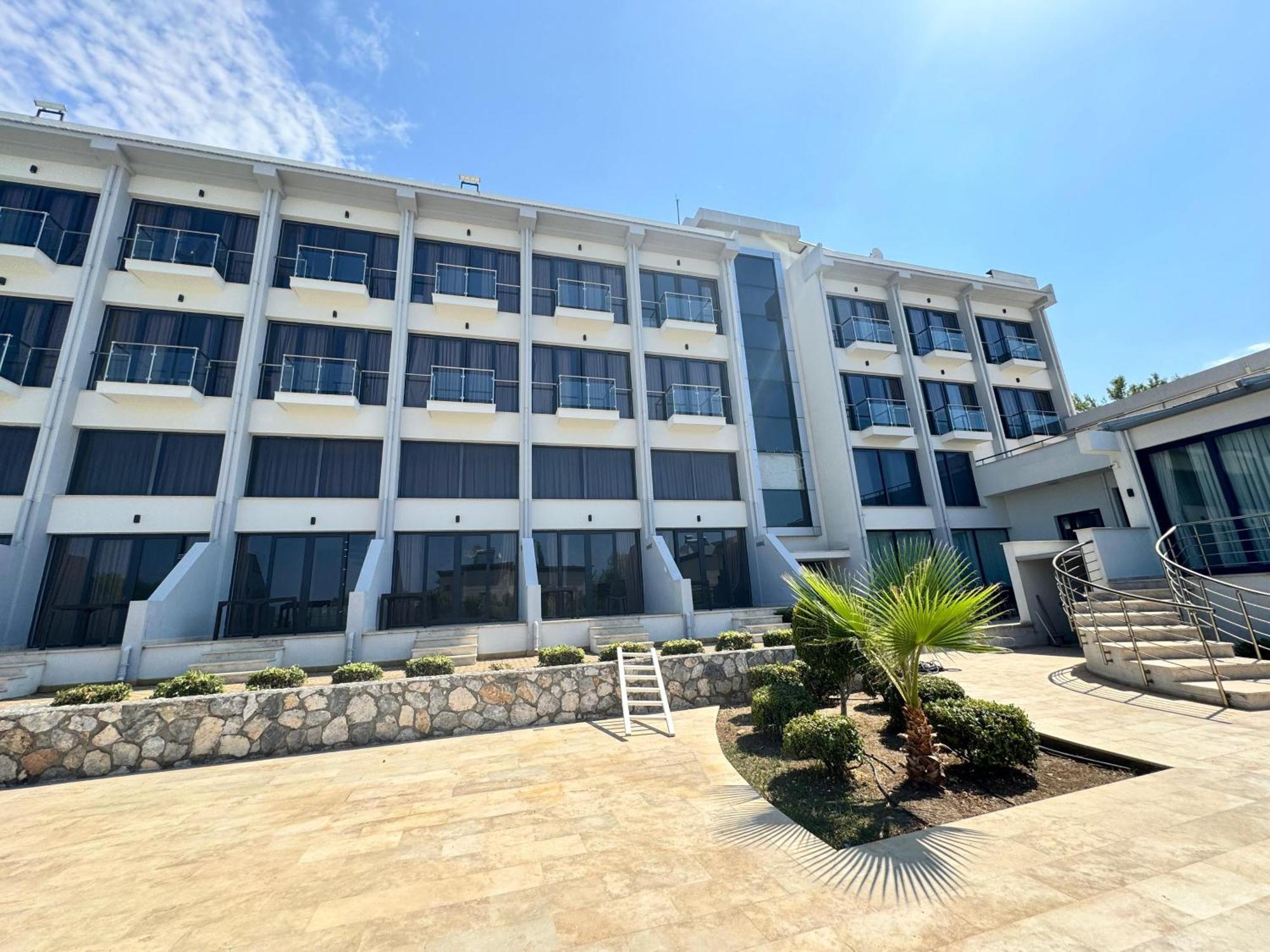 Hotel Bellapais Oasis 3*