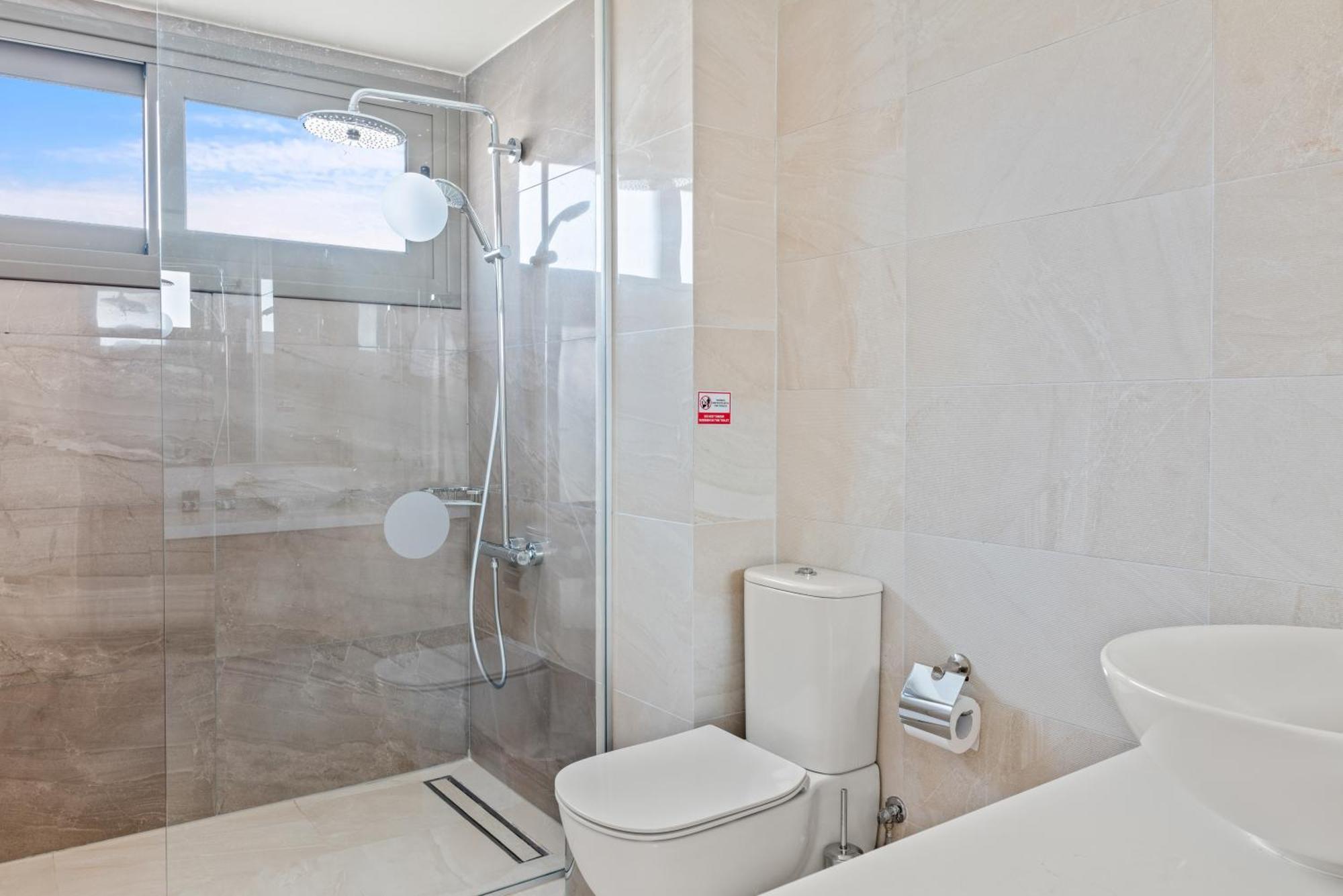 Villa Serenity Waves 12 *
