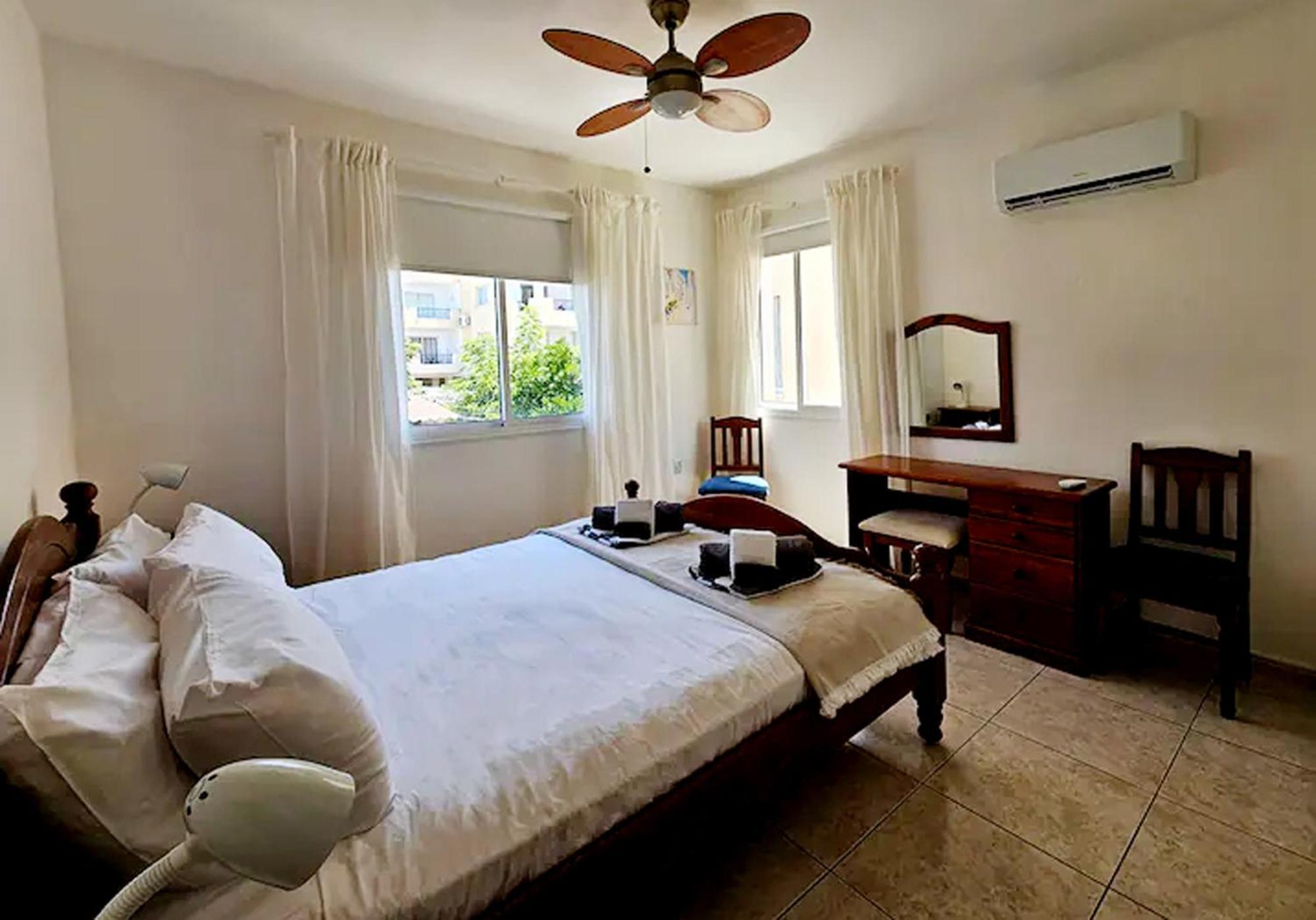Calm Seaview Nest In Apartment