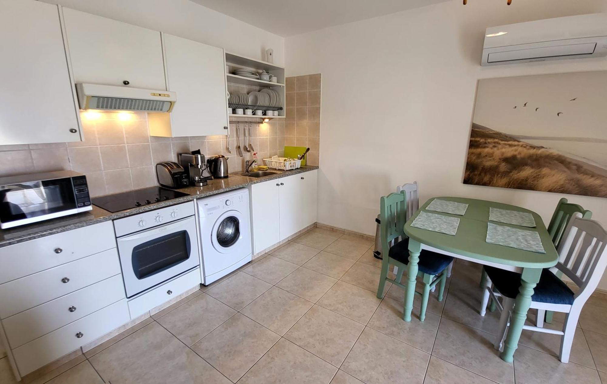 Calm Seaview Nest In Apartment Peyia