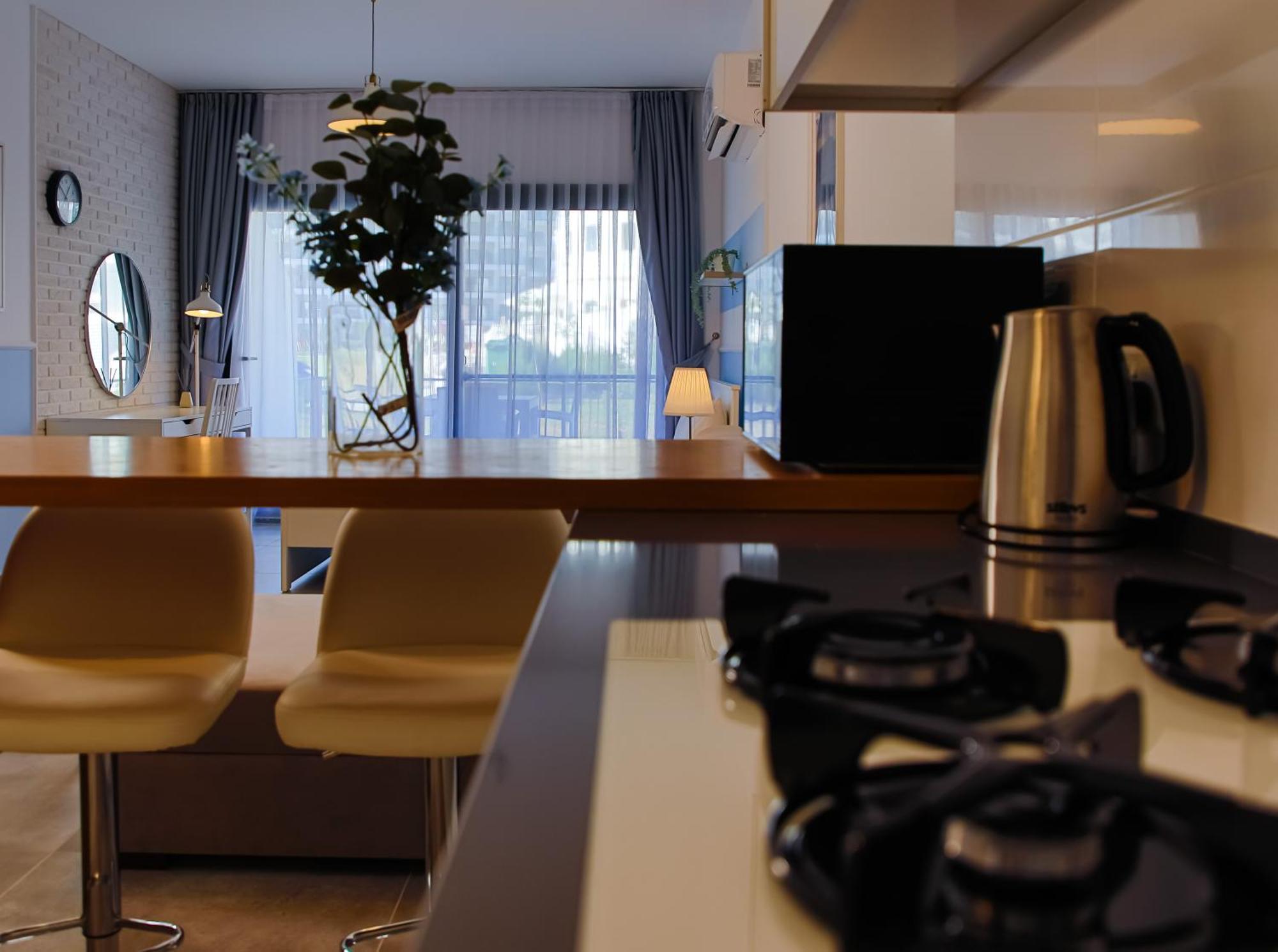 Ground Floor In Caesar & Spa, Long Beach Apartment *