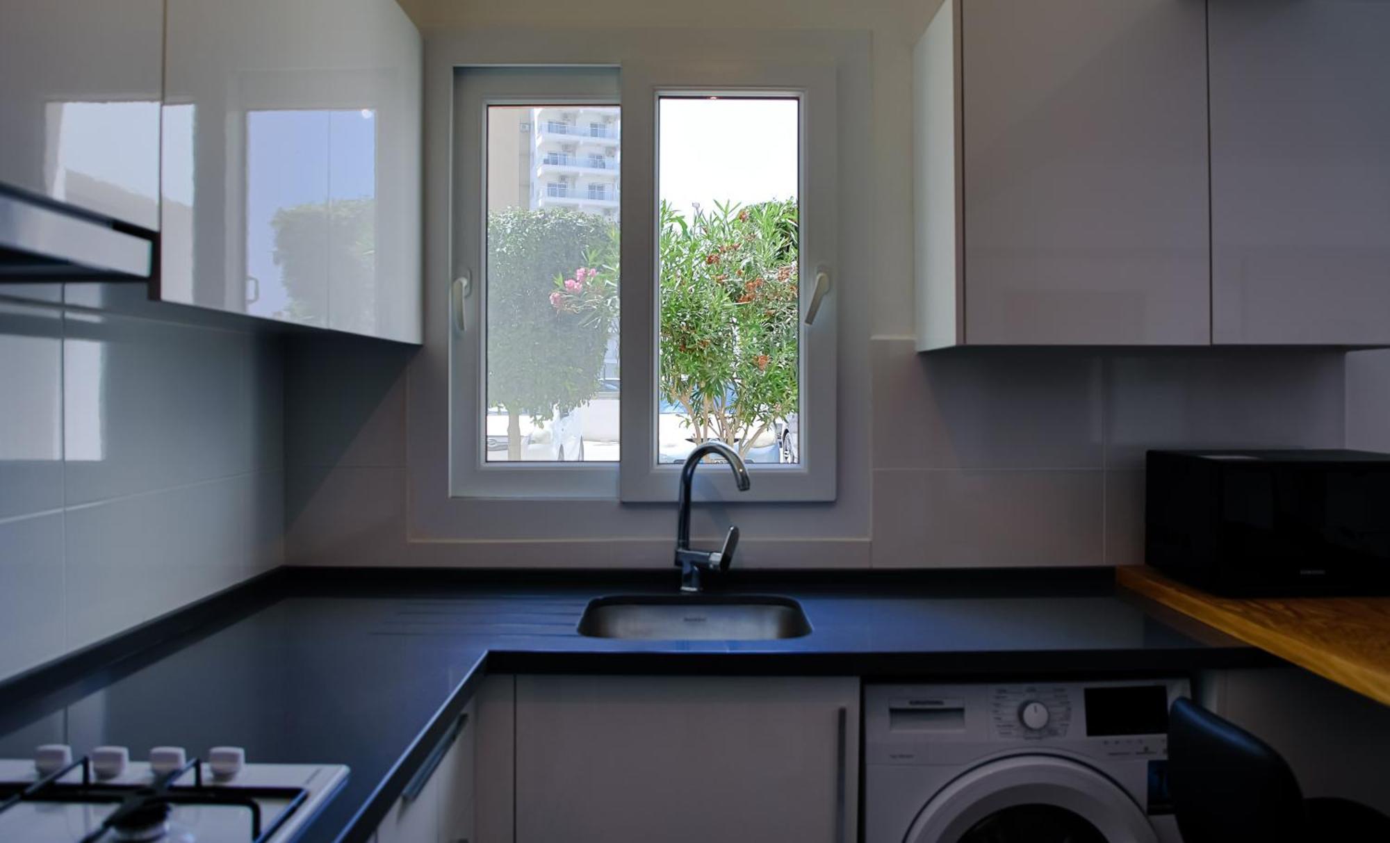 Ground Floor In Caesar & Spa, Long Beach Apartment *