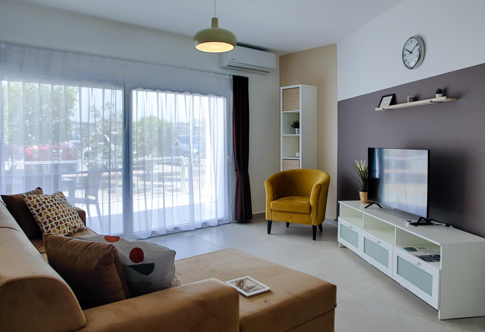 Ground Floor In Caesar & Spa, Long Beach
