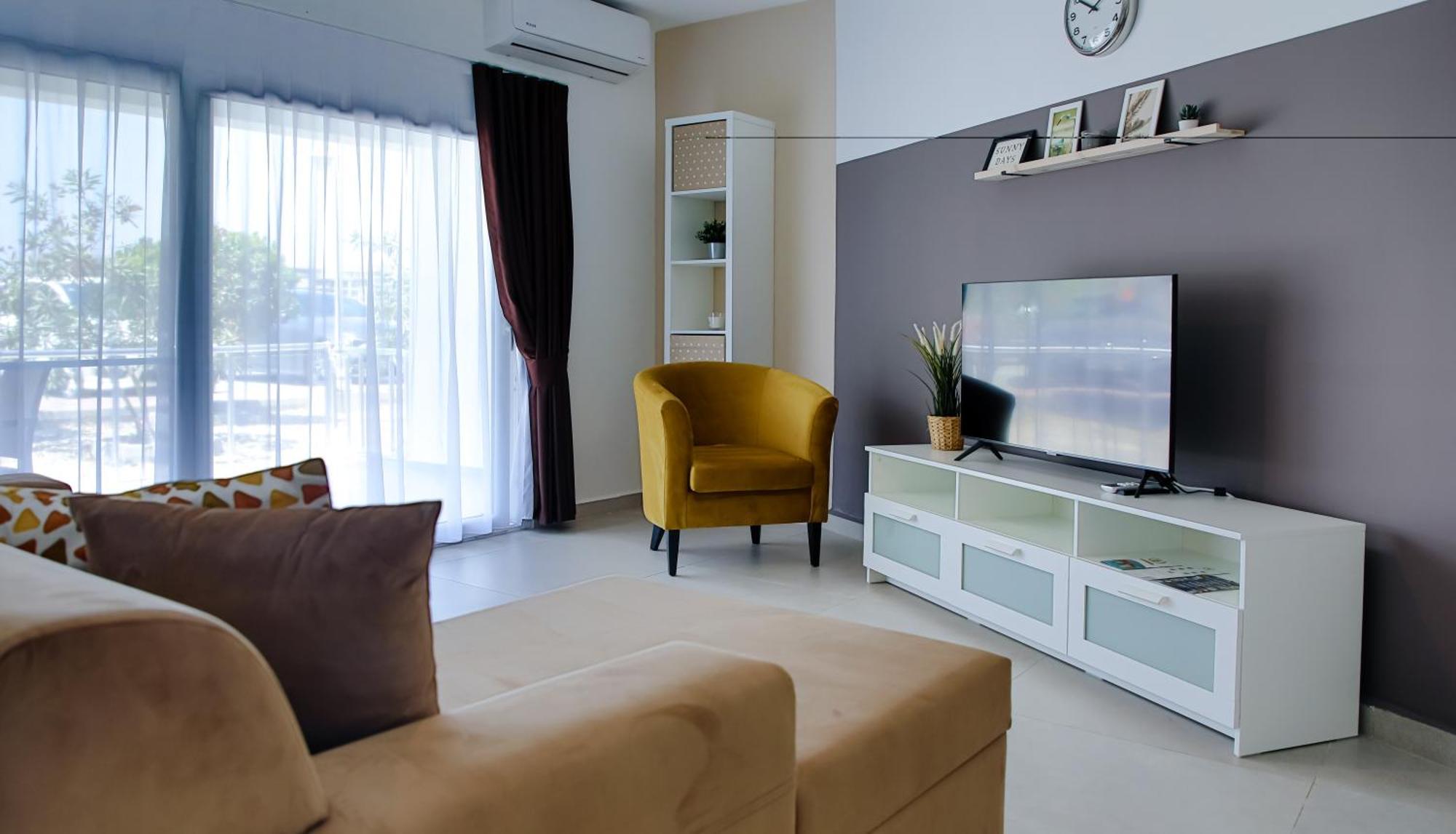 Ground Floor In Caesar & Spa, Long Beach *