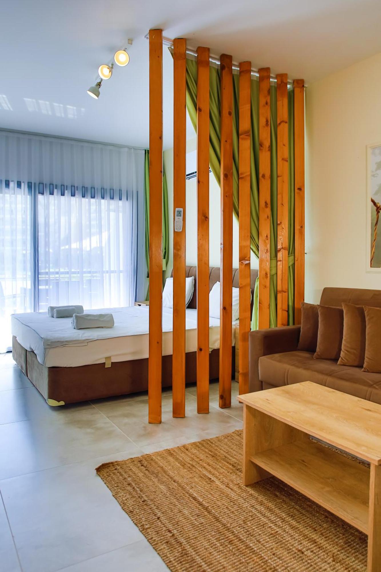 Ground Floor In Caesar & Spa, Long Beach Perivolia tou Trikomou