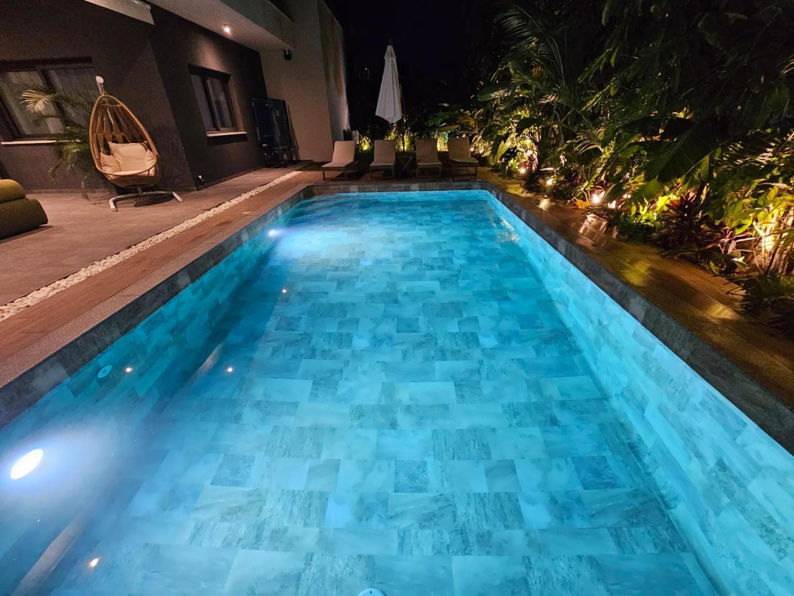 Tg New Luxury Private Resort Villas - Heated Salty Swimming Pool, Outdoor Jacuzzi, Sauna, Exotic Garden Pousada