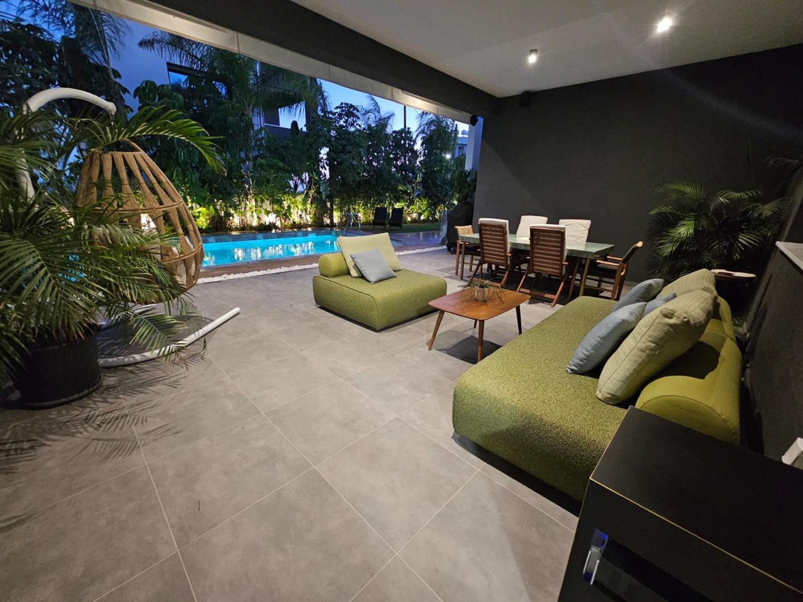 Tg New Luxury Private Resort Villas - Heated Salty Swimming Pool, Outdoor Jacuzzi, Sauna, Exotic Garden Limassol