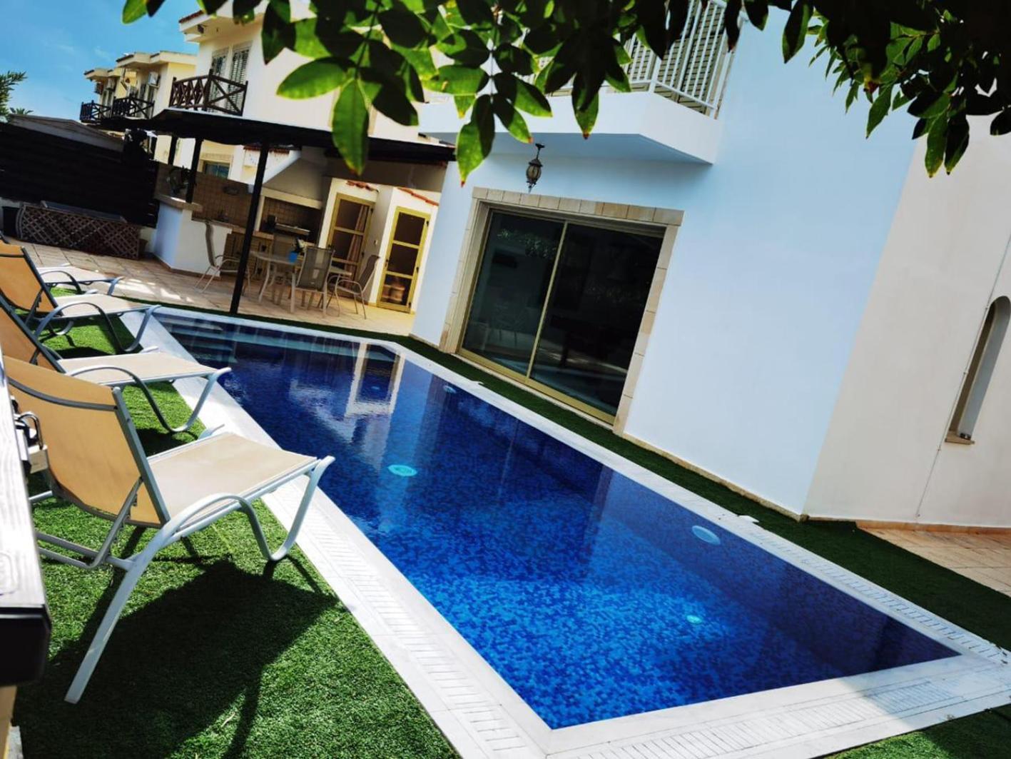 Villa Golden Coast - Trendy 4 Bedroom *