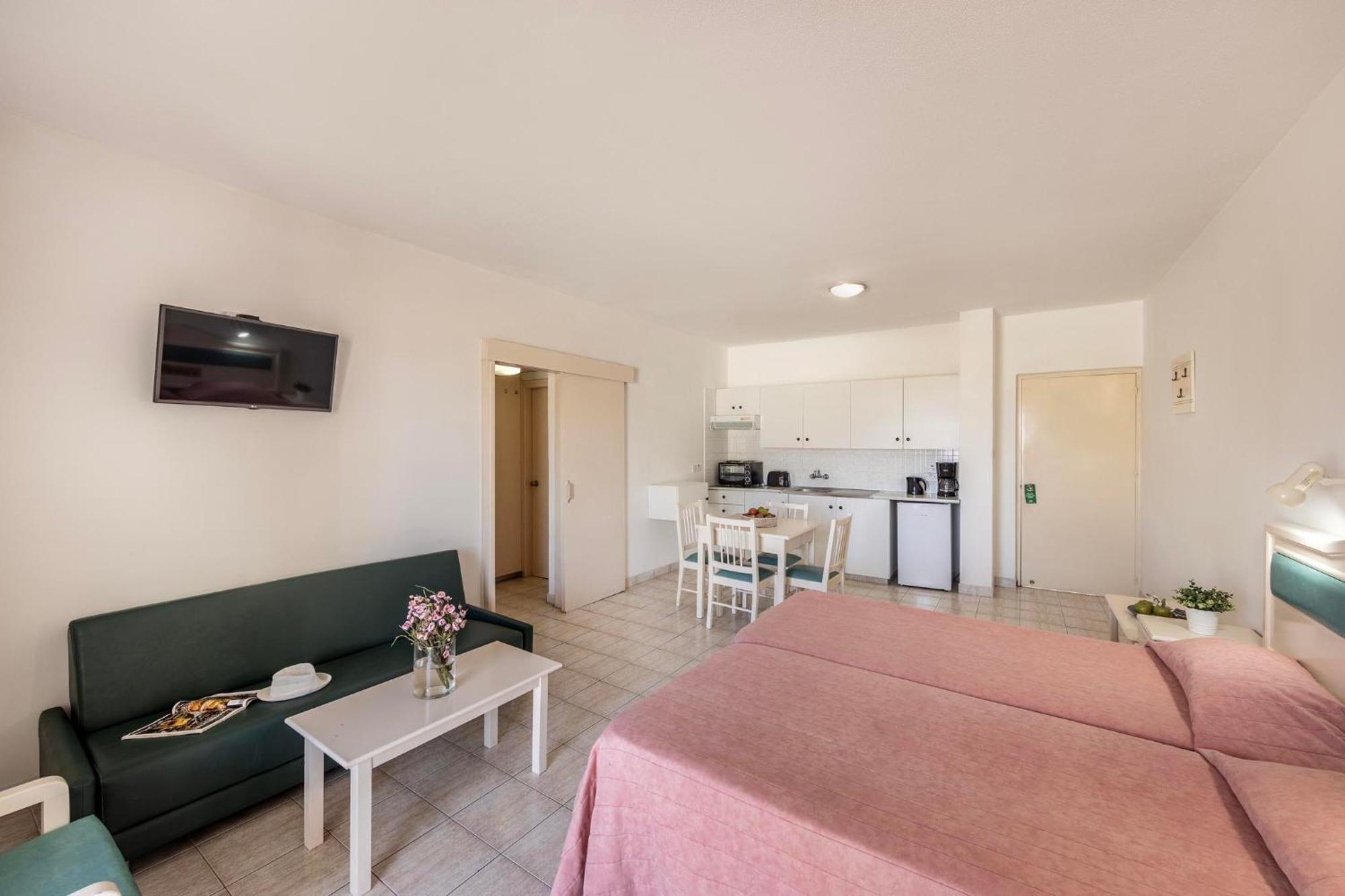 Seagull Aparthotel 3*