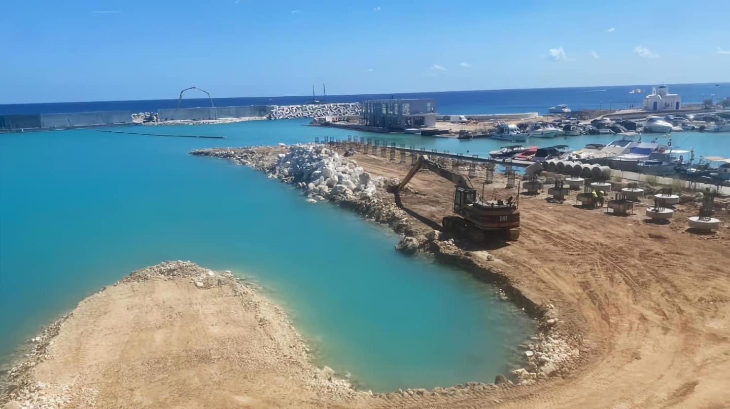 Akefalou Bay
