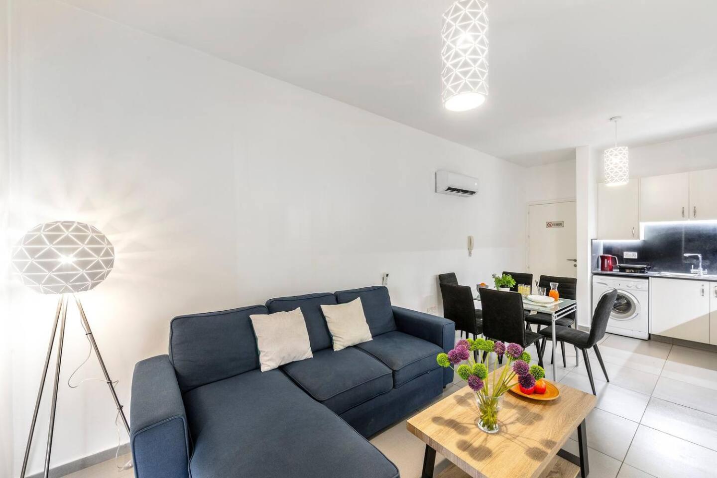 Apartment Airbnsea Centre Side Sea View Larnaca