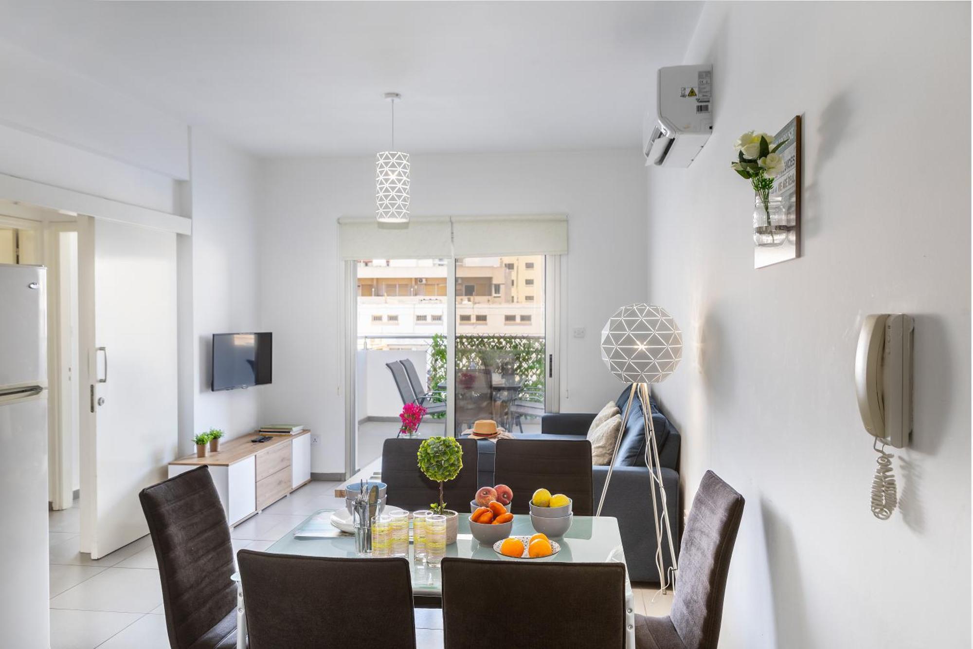 Airbnsea Centre Side Sea View Apartment