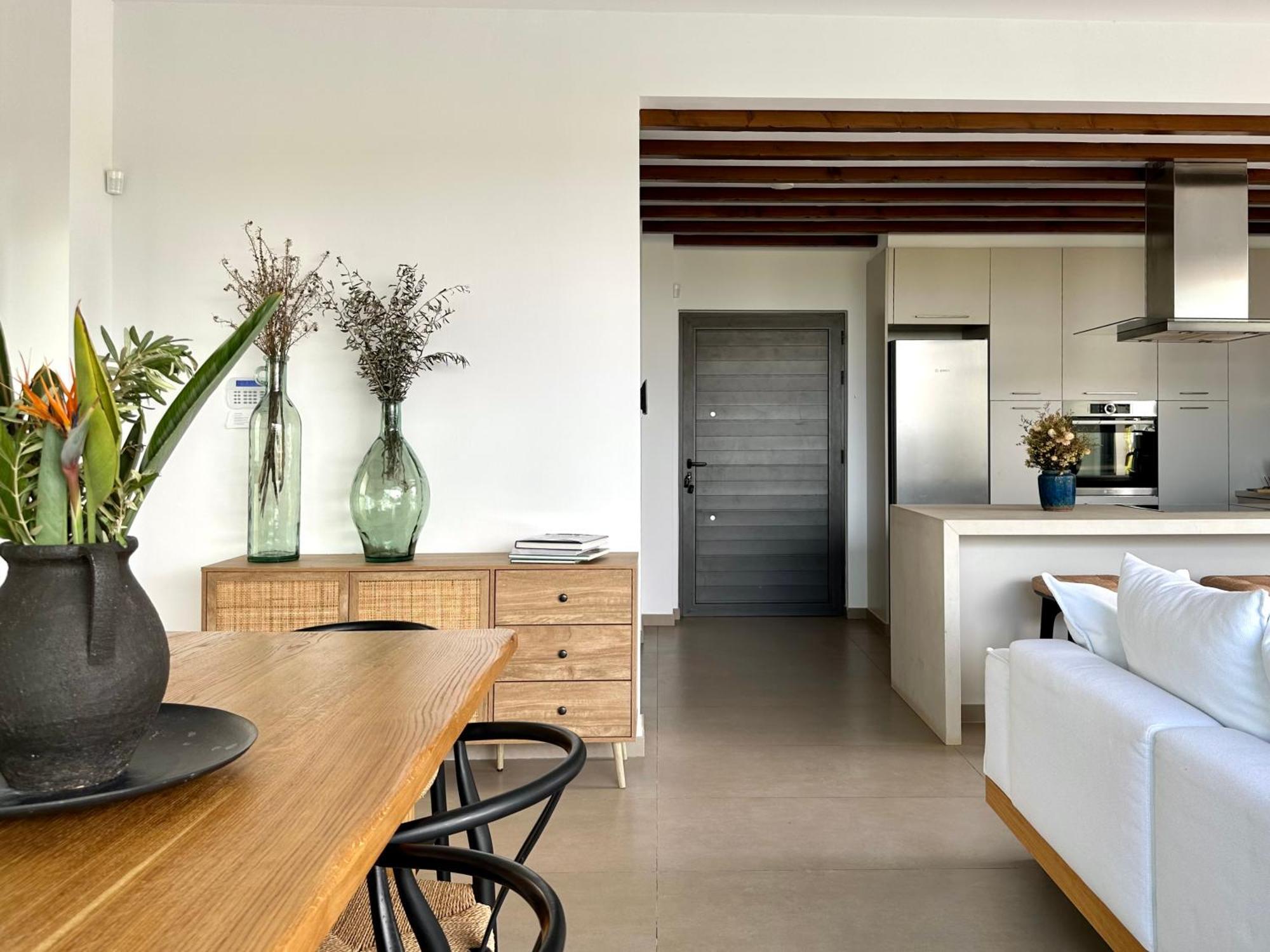 Lora Pearl Luxury