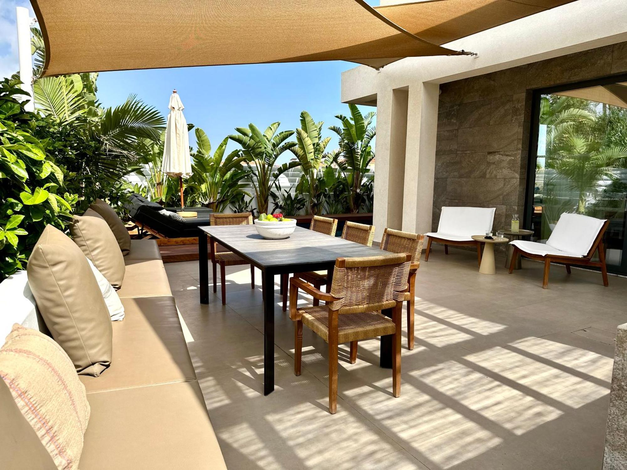 Lora Pearl Luxury Villa *