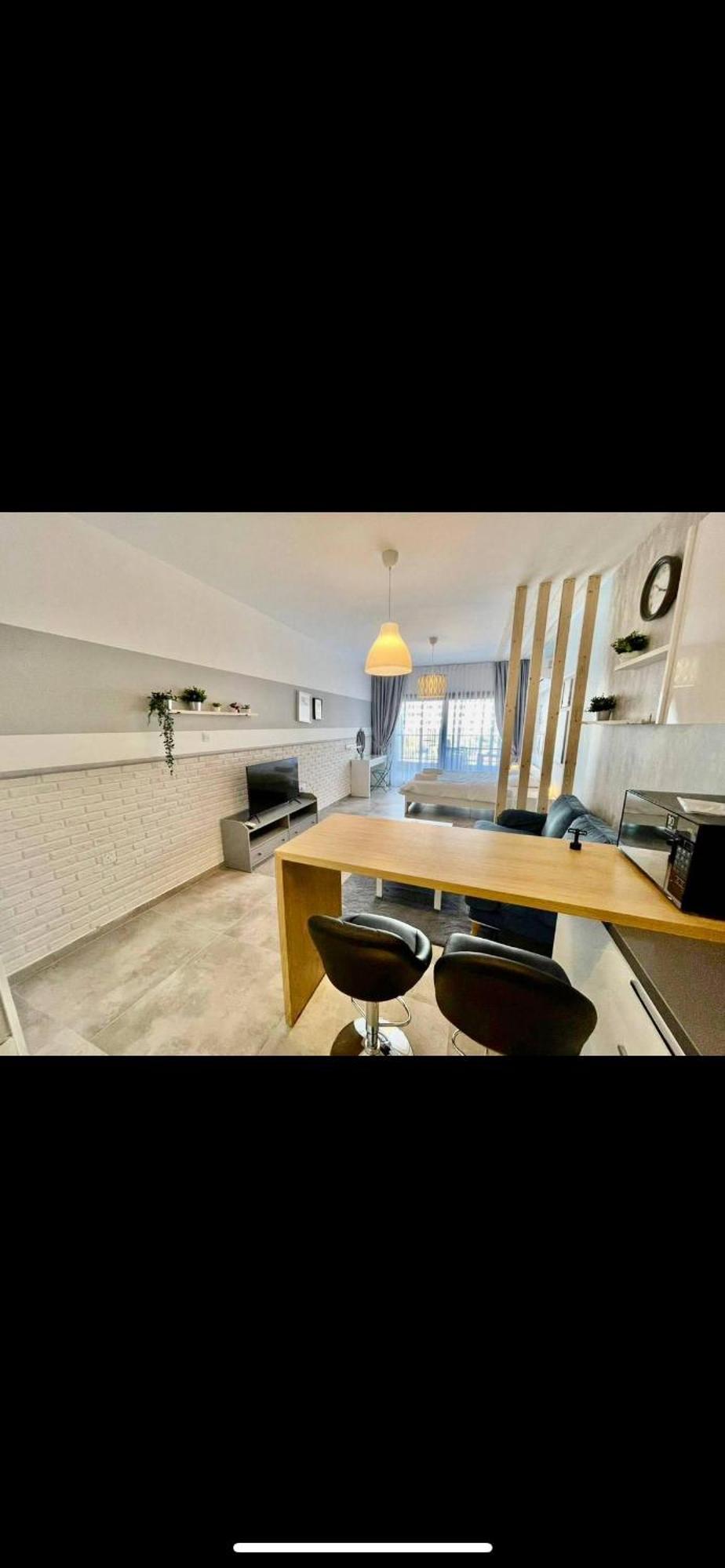 Caesars Flat Apartment Trikomo