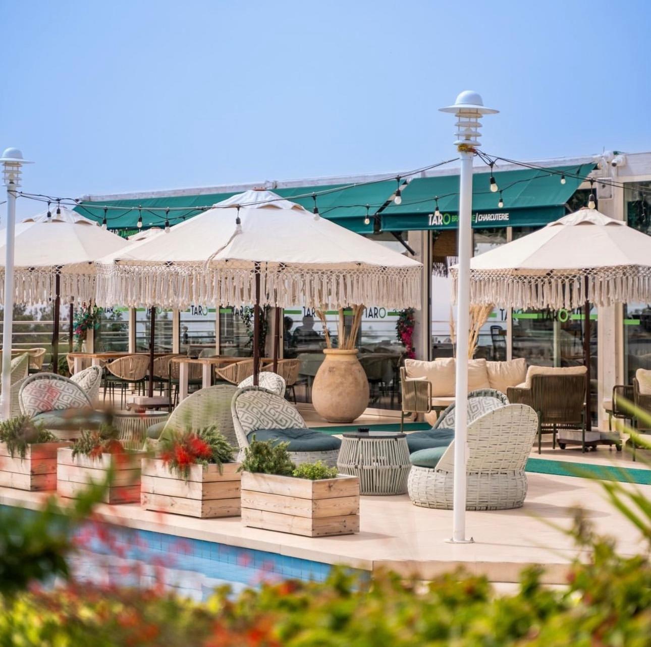 Apartment Elegance C8 Rooftop Spa&gym Mountain&seeview